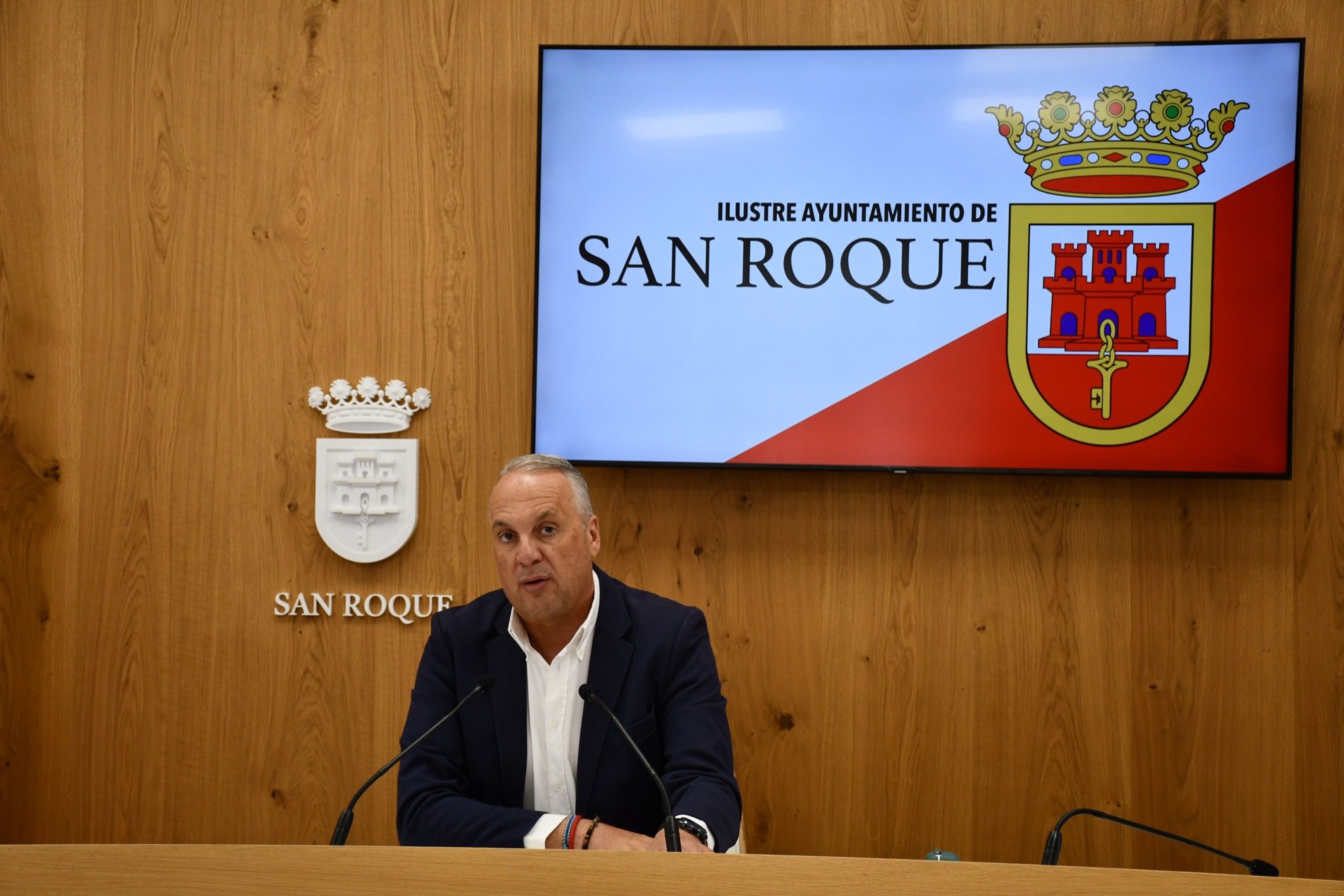 El Ayuntamiento resolverá el contrato con Socoservis ante el impago de la nómina a los trabajadores de la piscina. 