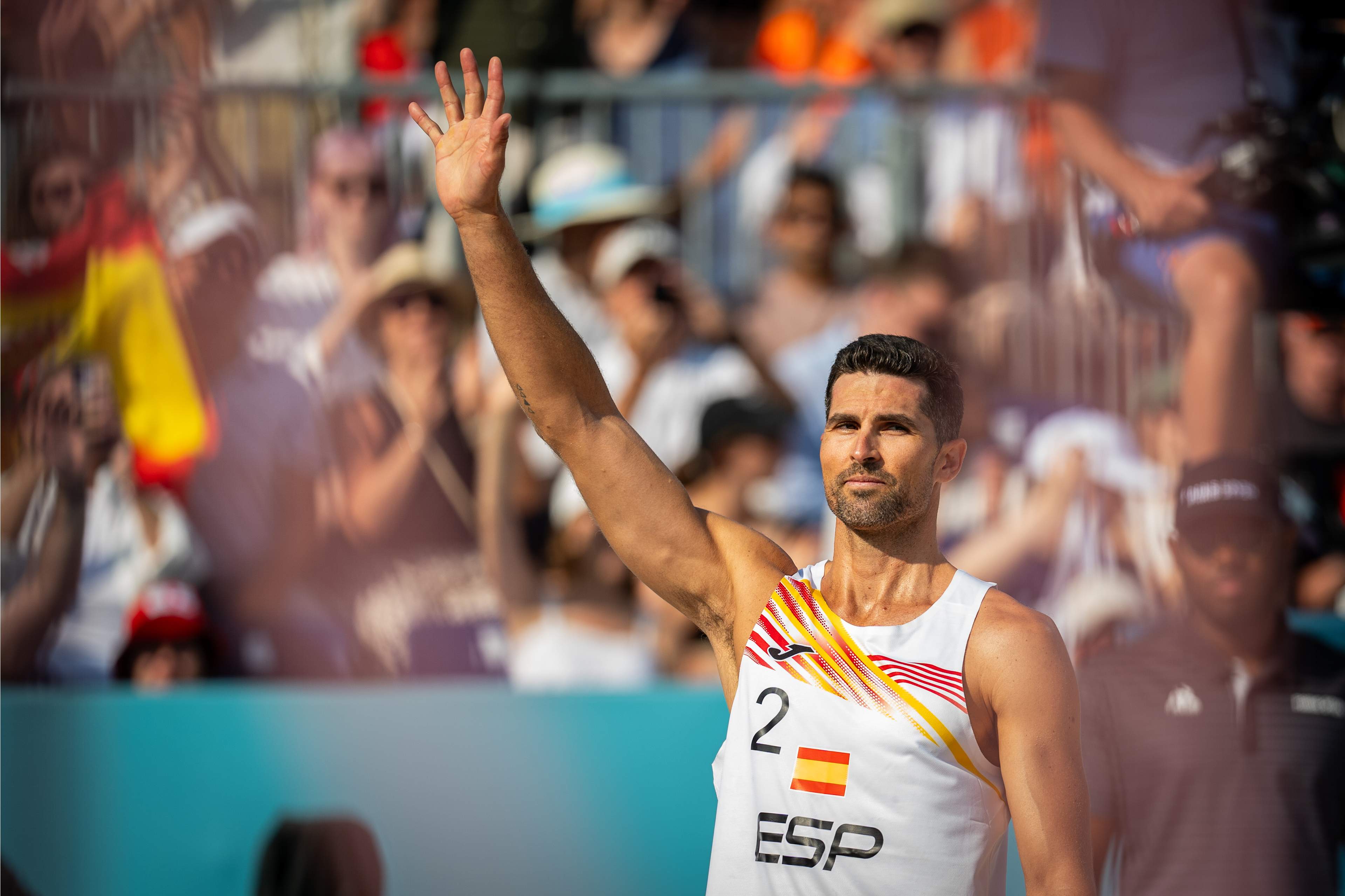 El sanroqueño Adrián Gavira cae en su estreno en París 2024. Foto: rfevb.com