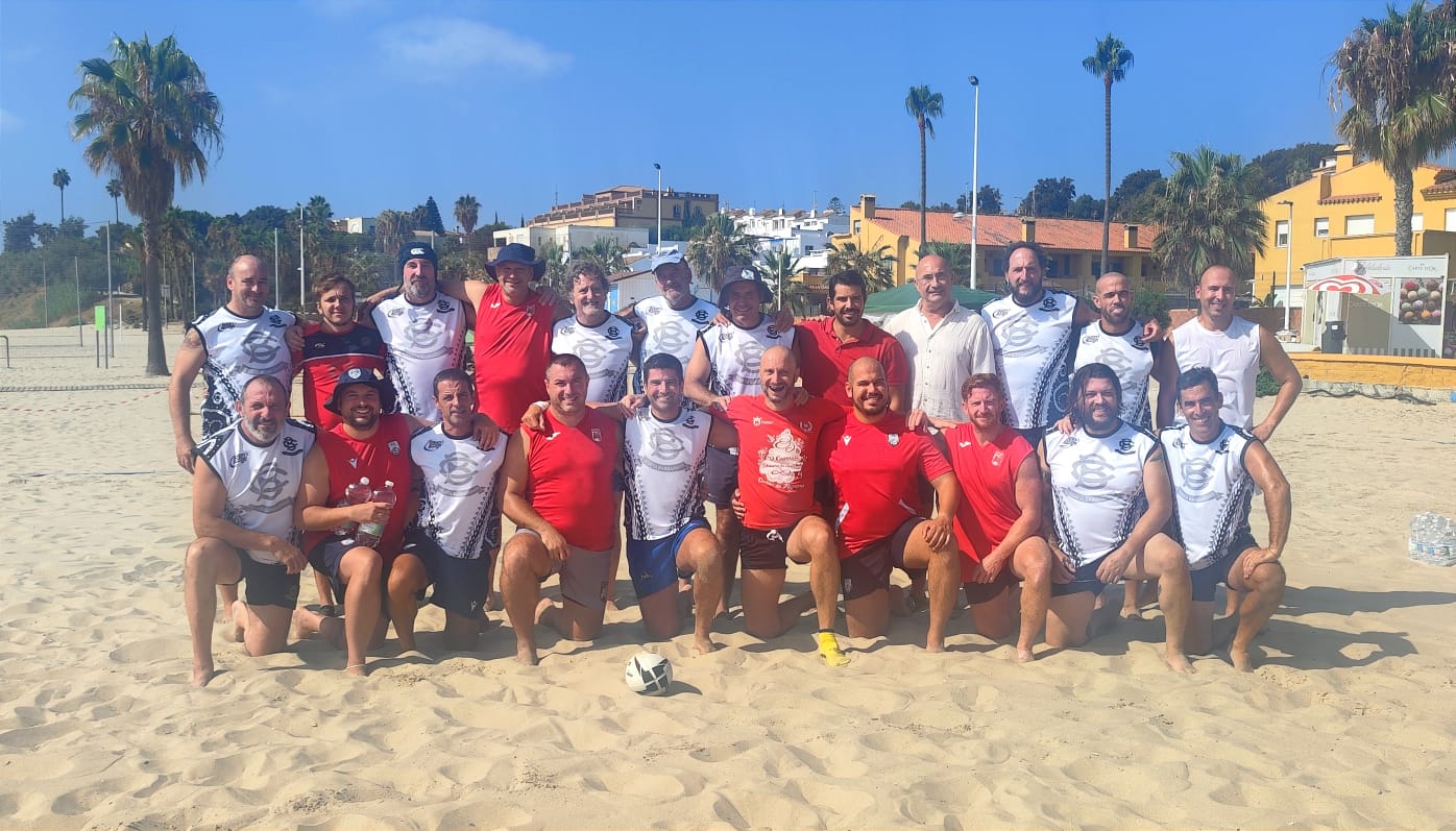 Equipos de todo el mundo participan en el XII Torneo de Rugby Playa de Algeciras.