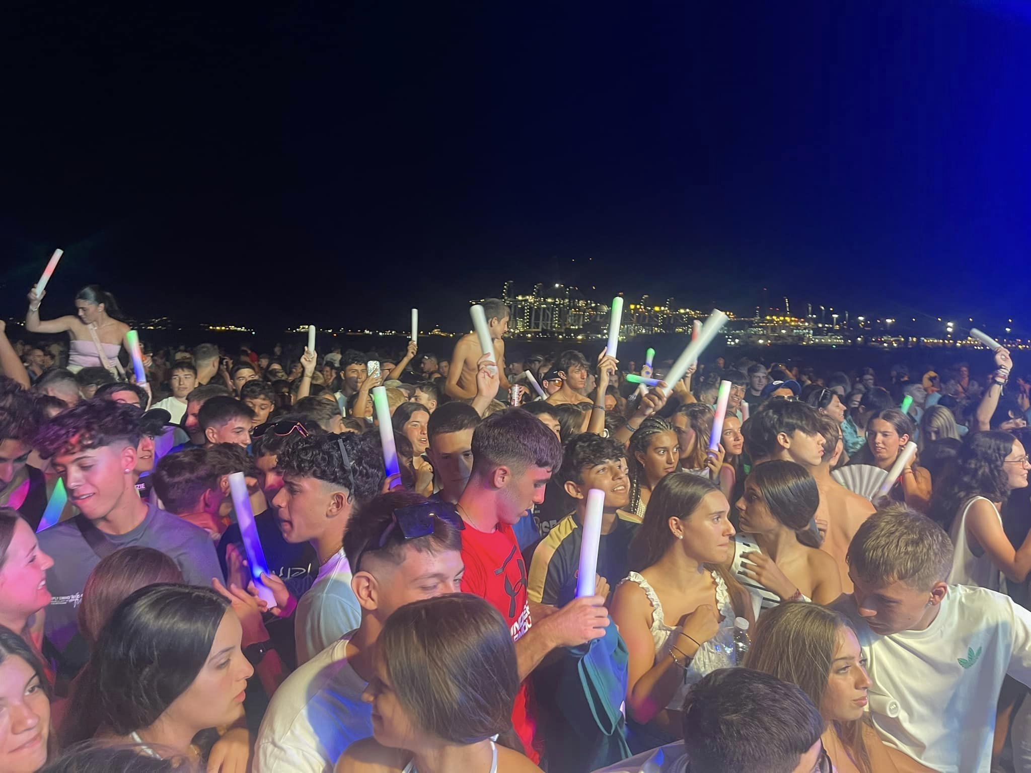 Landaluce destaca la gran actividad que Algeciras está viviendo este verano.