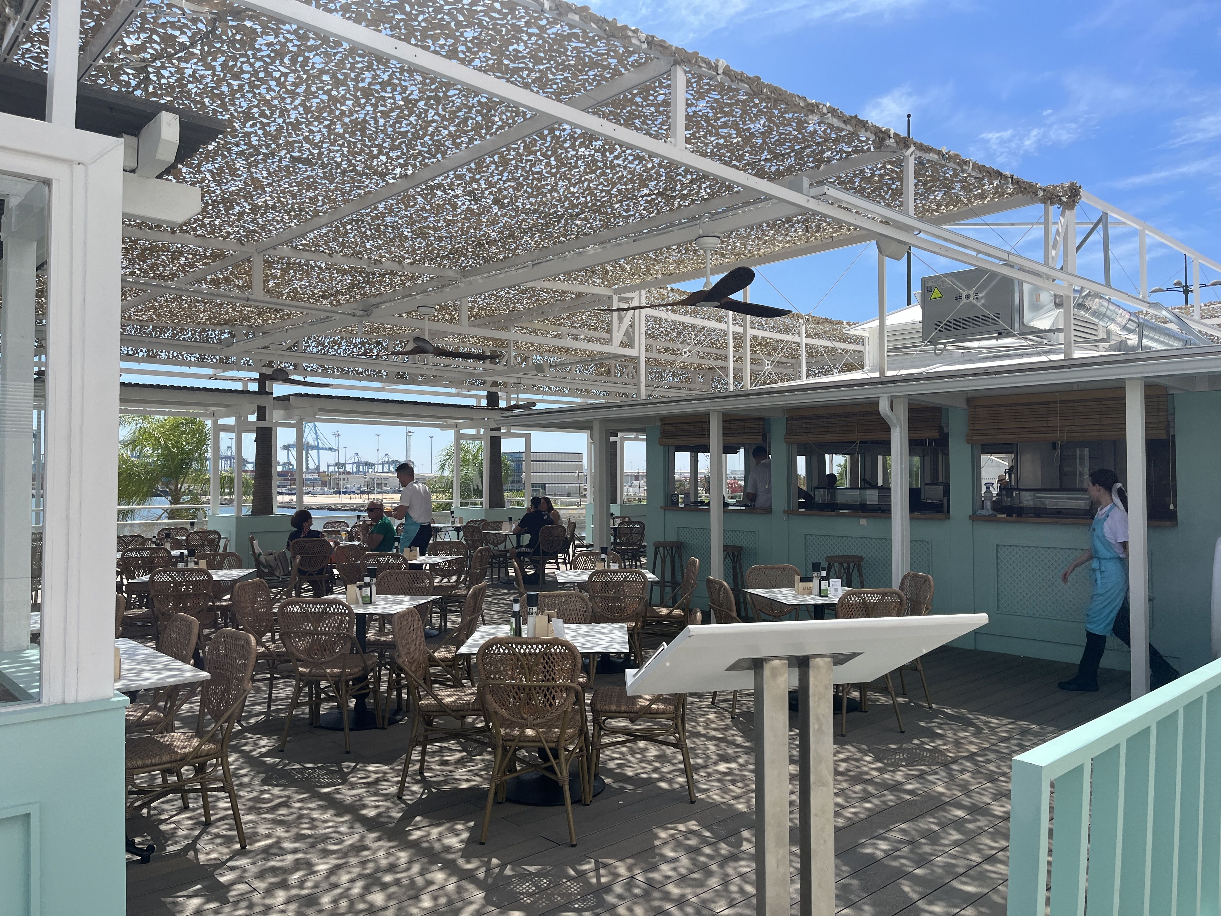 Así es 'El Kiosko', el nuevo espacio de restauración en la primera terraza de El Corte Inglés. Imagen: B. J./8Directo.   