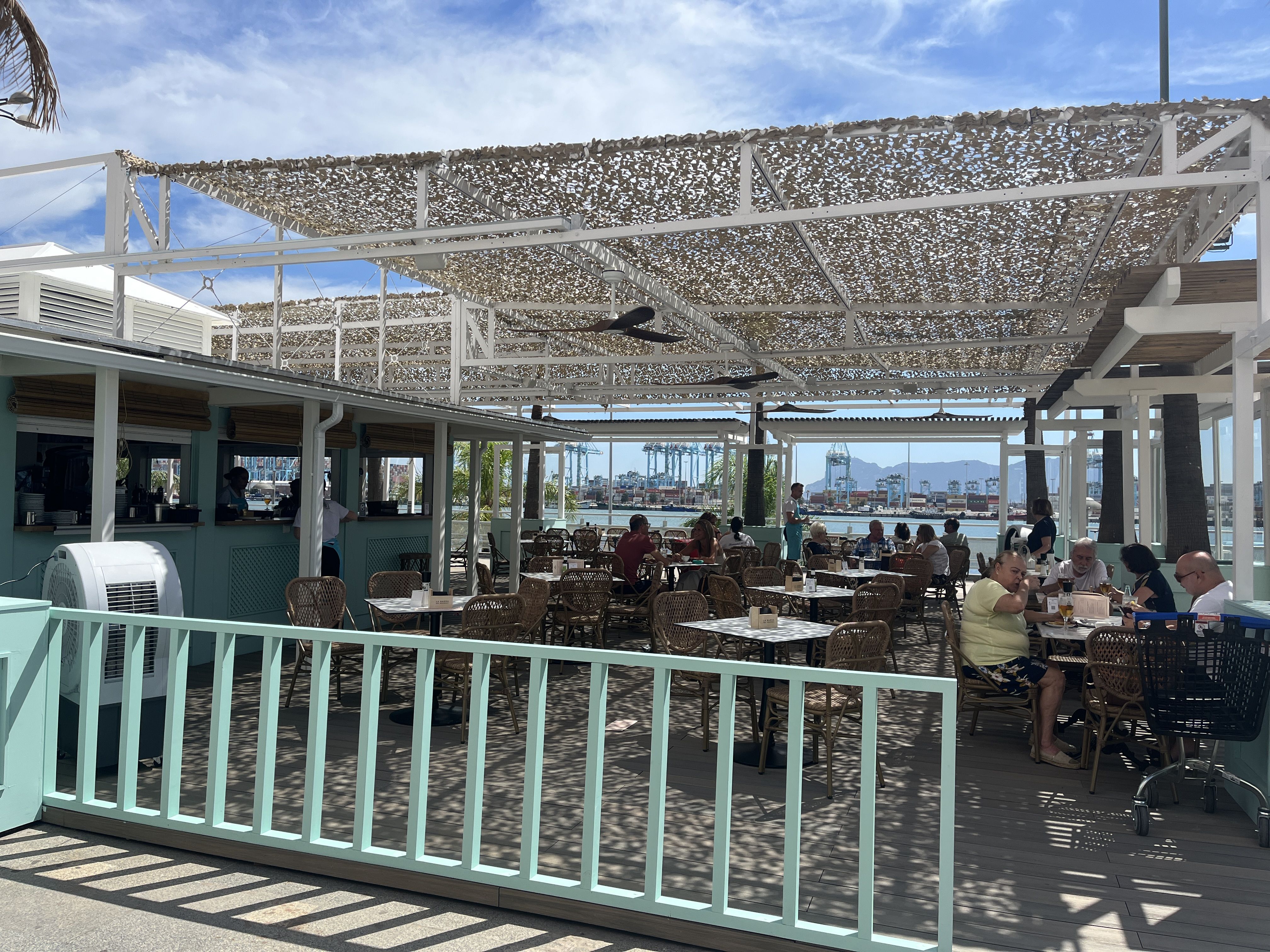 Así es 'El Kiosko', el nuevo espacio de restauración en la primera terraza de El Corte Inglés. Imagen: B. J./8Directo.  