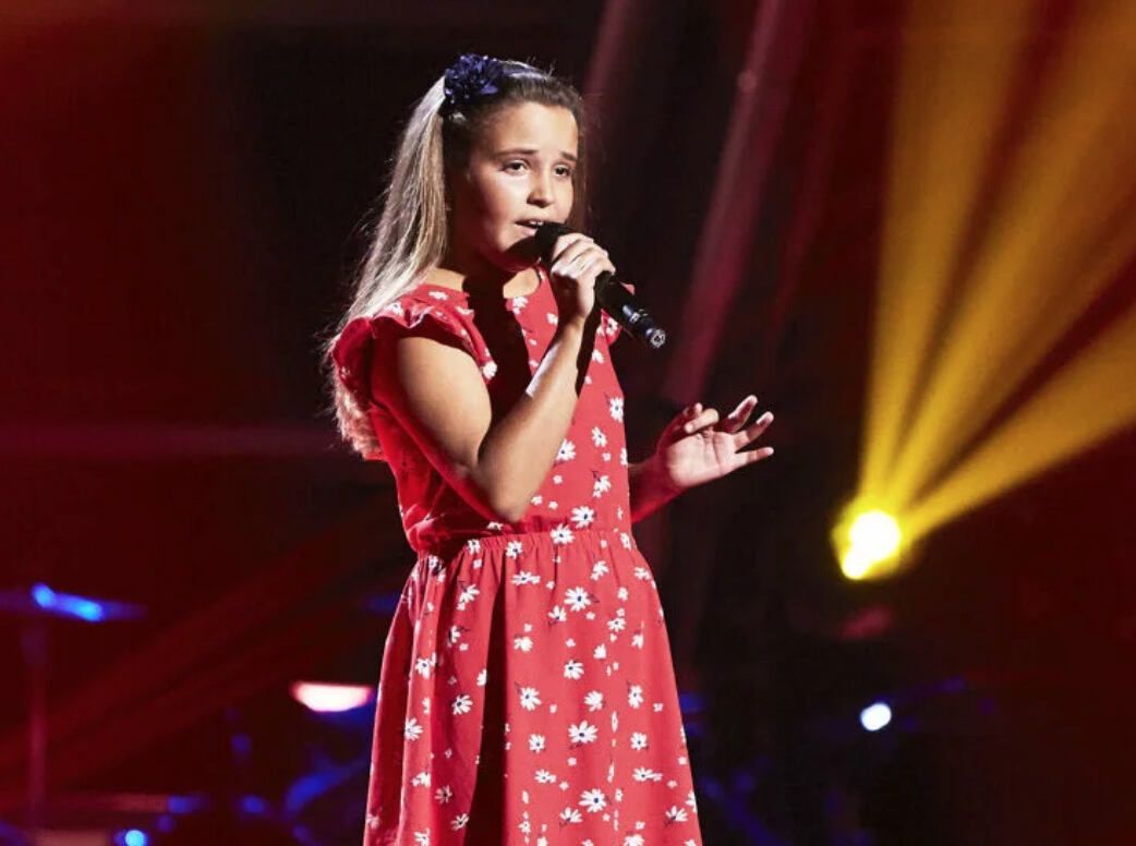 2022_triana_cantante_voz_kids3