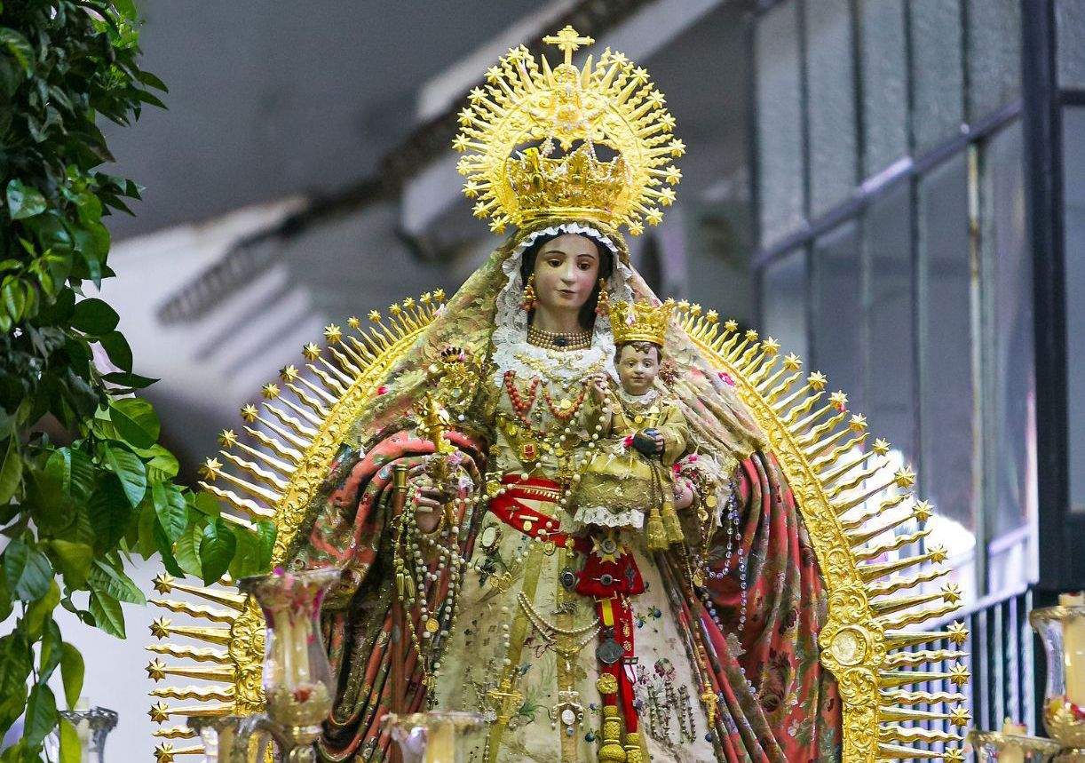Santa María Coronada. 