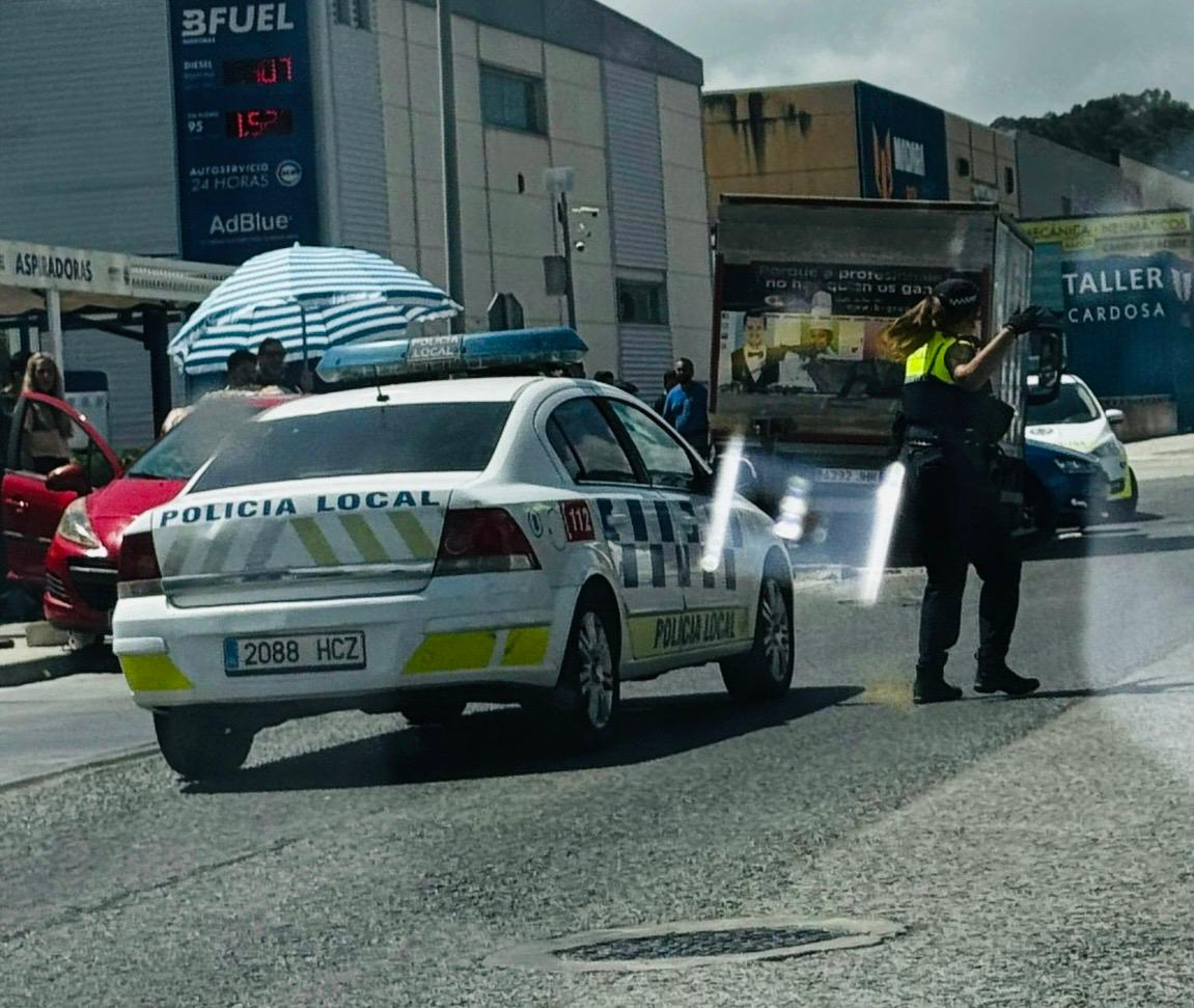 Una camión arrolla a dos coches en La Menacha