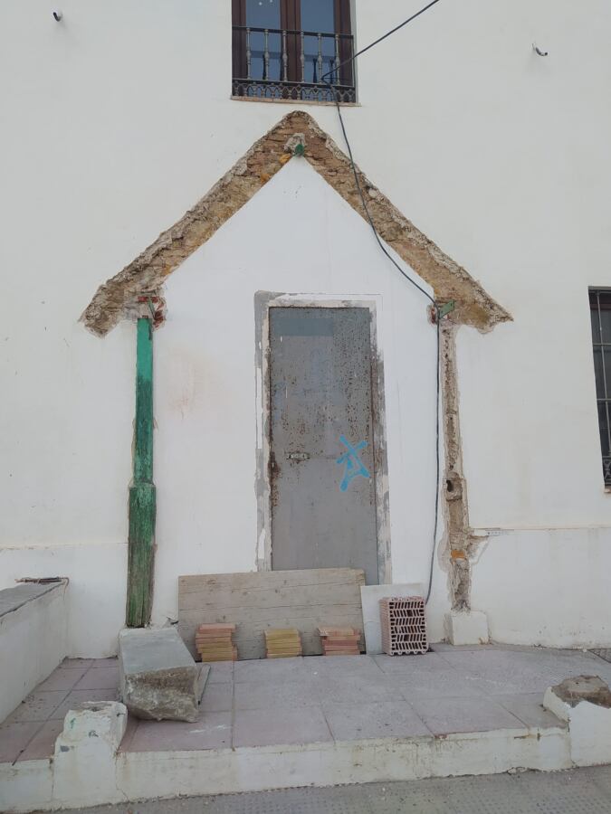 El pórtico de la Casita de Campo, en restauración.