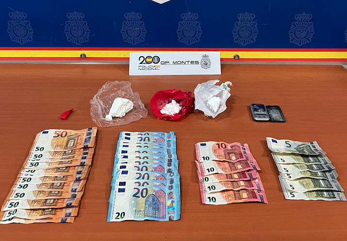 Desmantelado un punto de 'telecoca' en la barriada de San Bernabé de Algeciras
