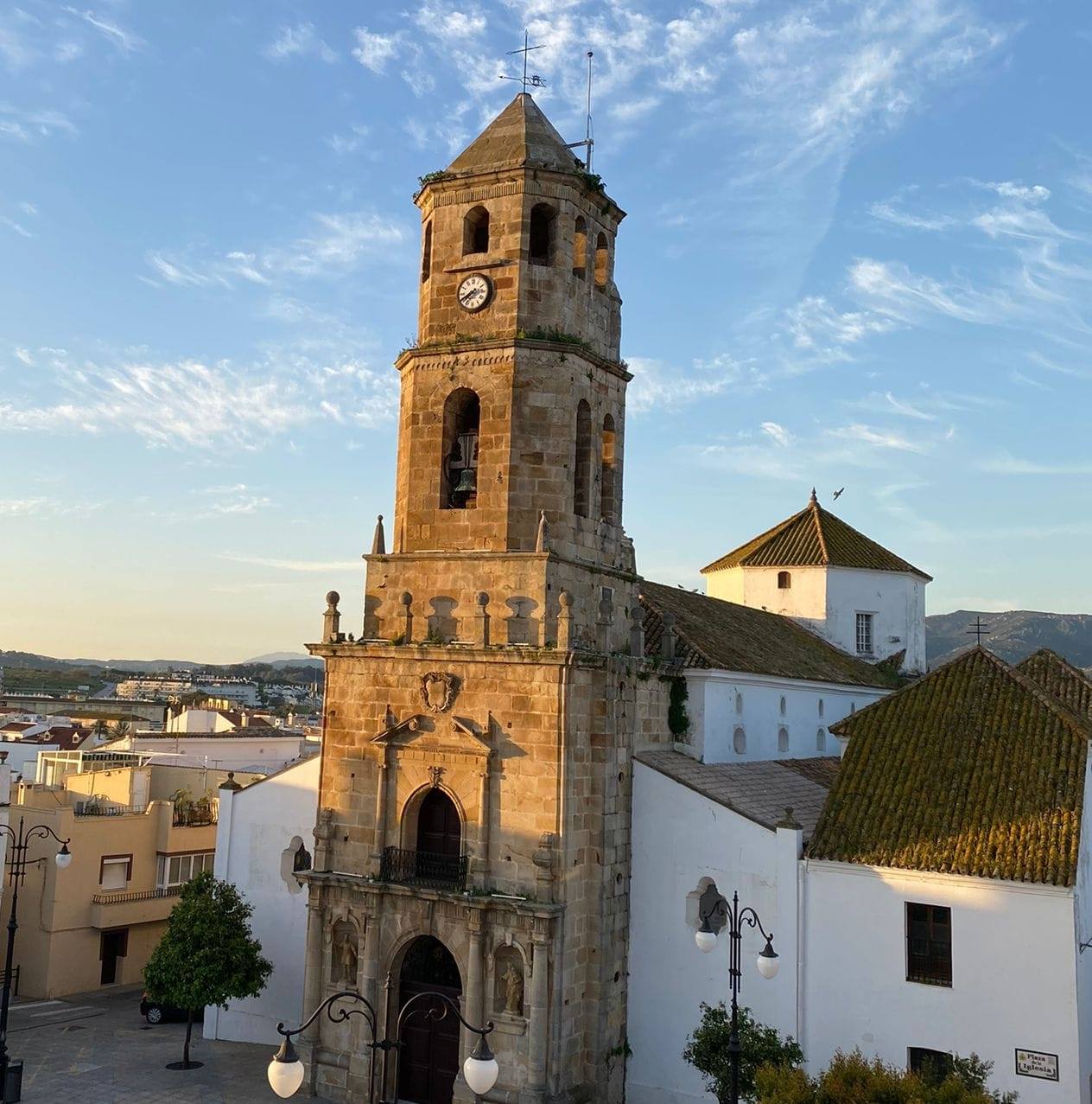 Plaza de la Iglesia de Los Barrios. Plaza de la Iglesia de Los Barrios.