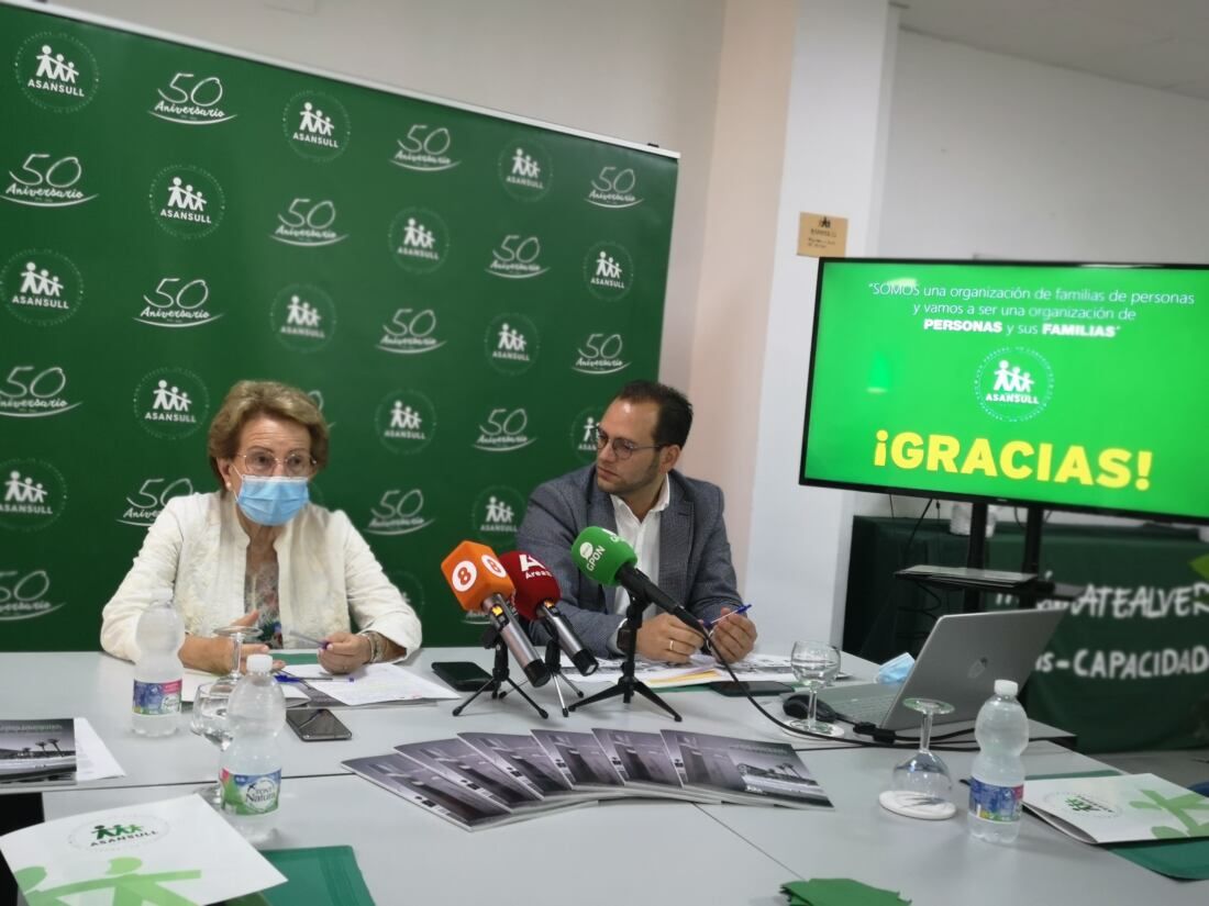 Escribano y Vaca, durante la presentación.