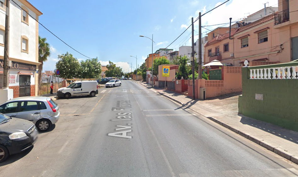 Pesar en Algeciras por el fallecimiento de un motorista en La Granja. Avenida de las Flores, Algeciras. 