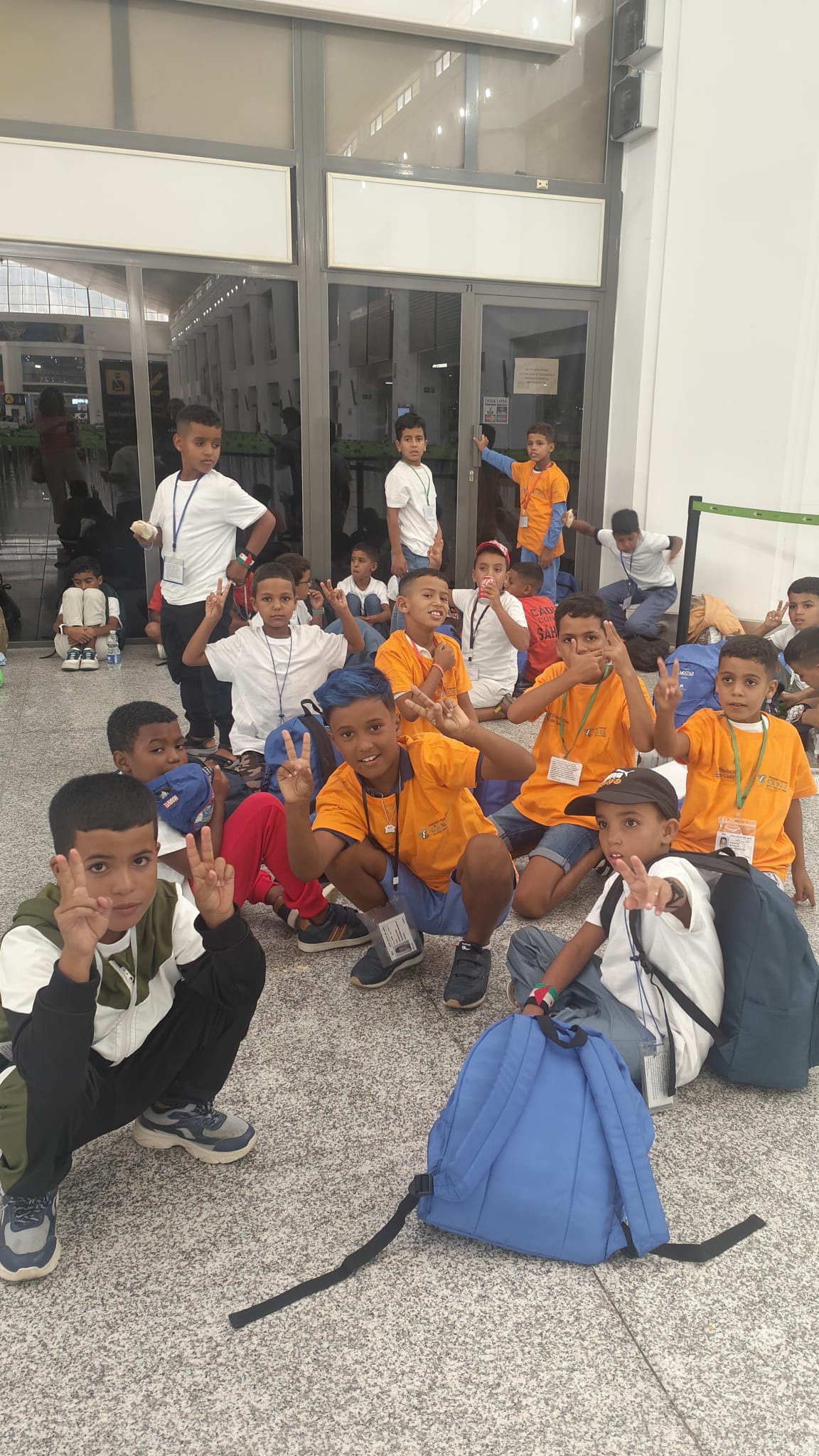 Los pequeños saharauis vuelven a los campamentos de refugiados tras unas vacaciones en paz en la comarca.