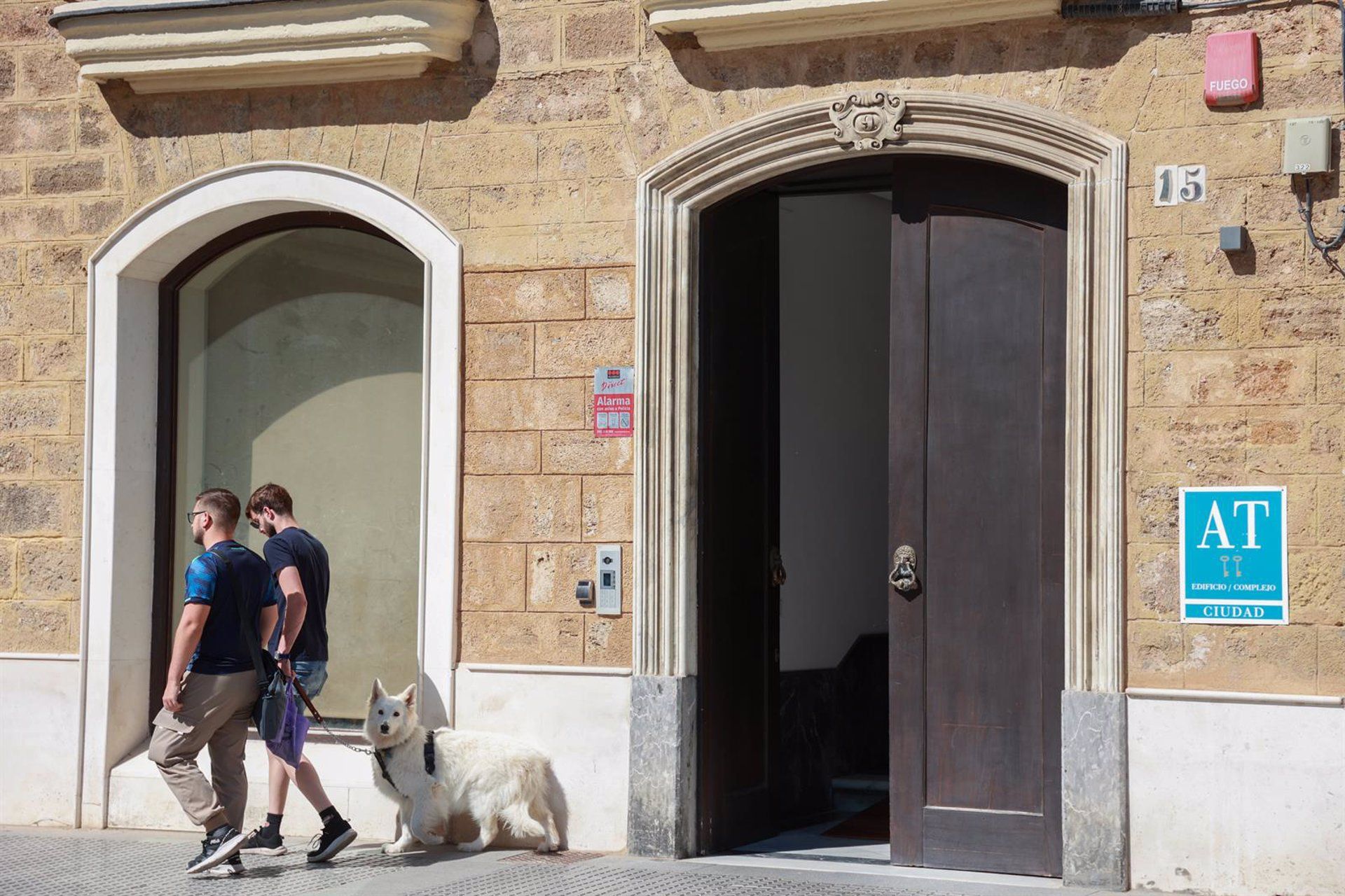 Más de 35.000 personas se alojaron en julio en apartamentos turísticos de la provincia. Foto: ROCÍO RUZ/EUROPA PRESS - Archivo.