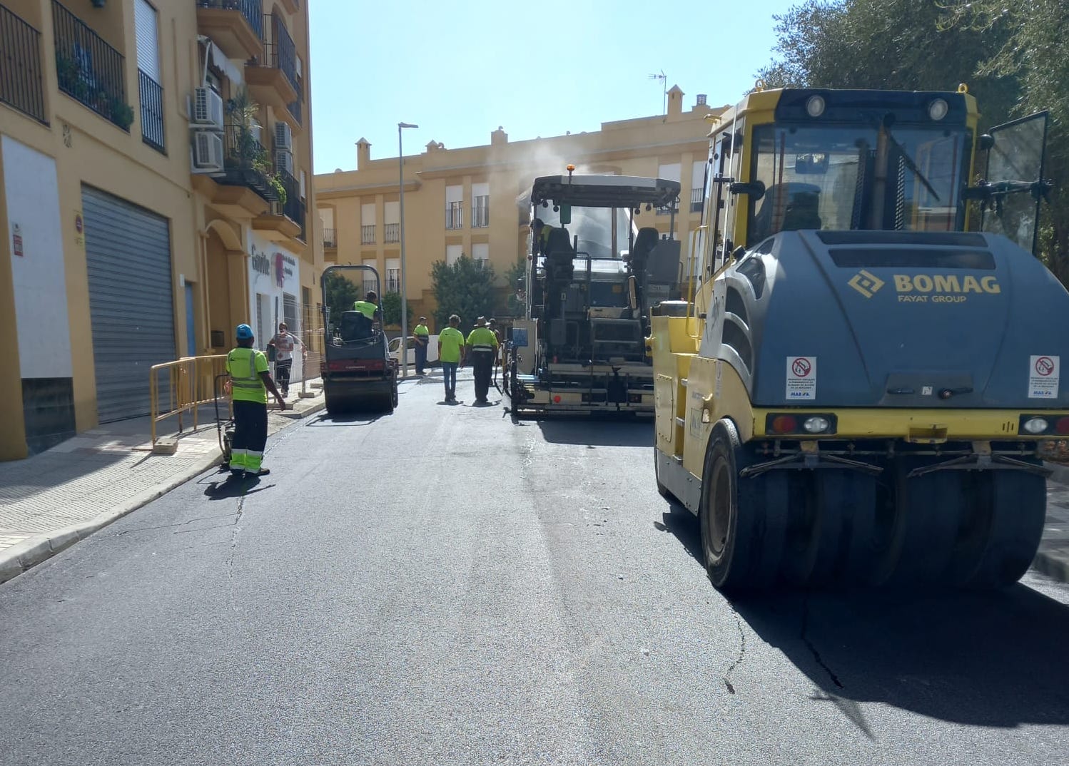 Finalizado el asfaltado completo de la calle Benito Daza en La Granja.