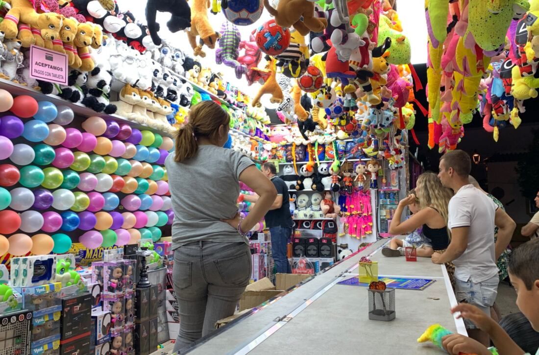 Una tómbola en una de las ferias de la comarca. Foto: 8Directo.