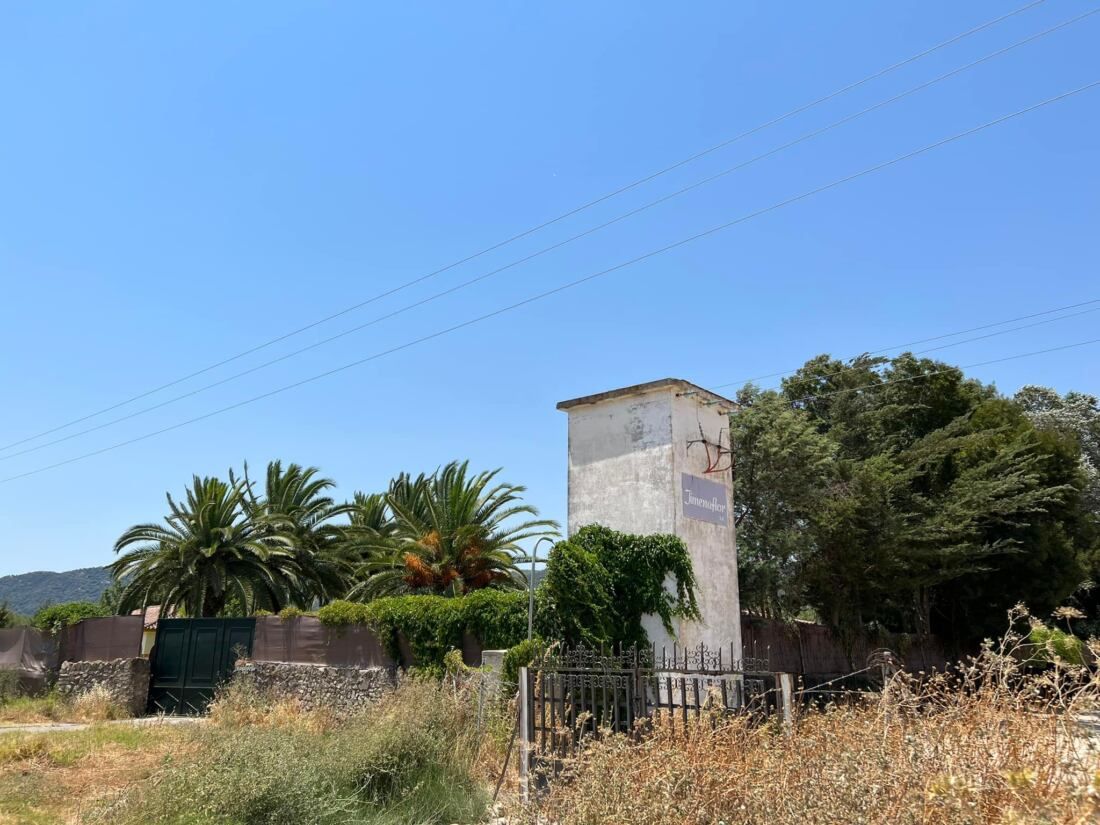 Terrenos del antiguo vivero JimenaFlor, donde se construirá el hotel de 4 estrellas.