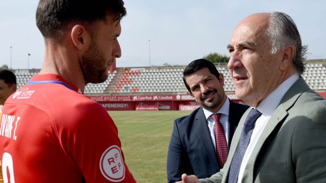Iván Turrillo recibirá la insignia de la ciudad tras 500 partidos con el Algeciras CF. Iván Turrillo recibirá la insignia de la ciudad tras 500 partidos con el Algeciras CF.