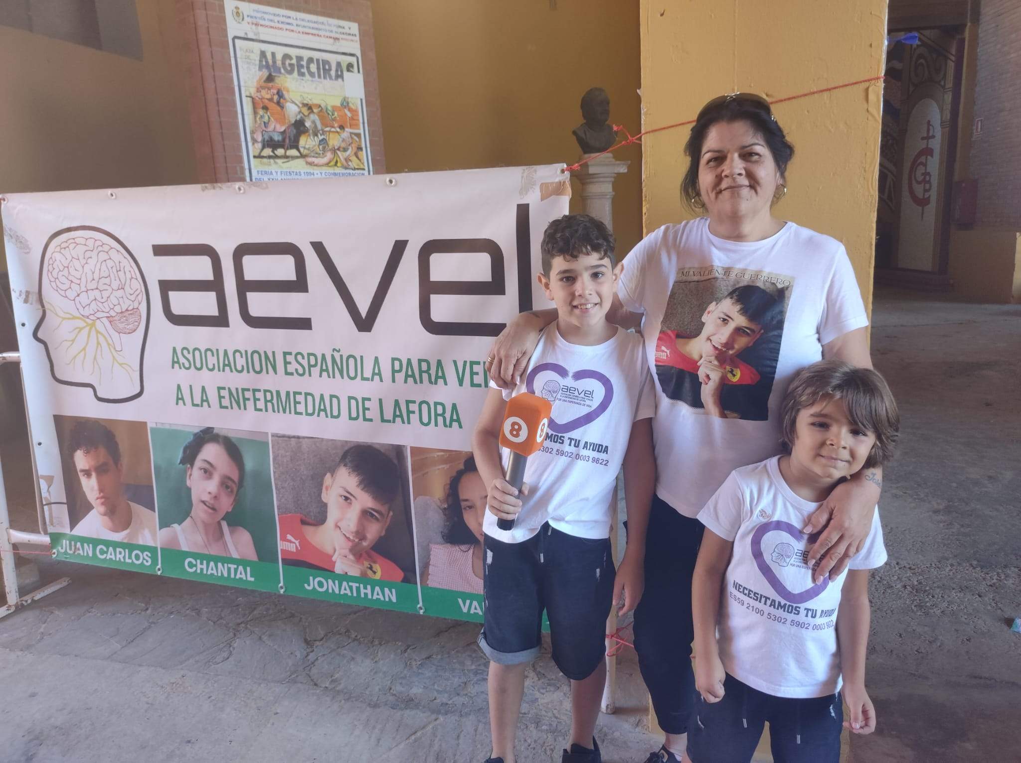 La familia de Jonathan, en el evento benéfico.