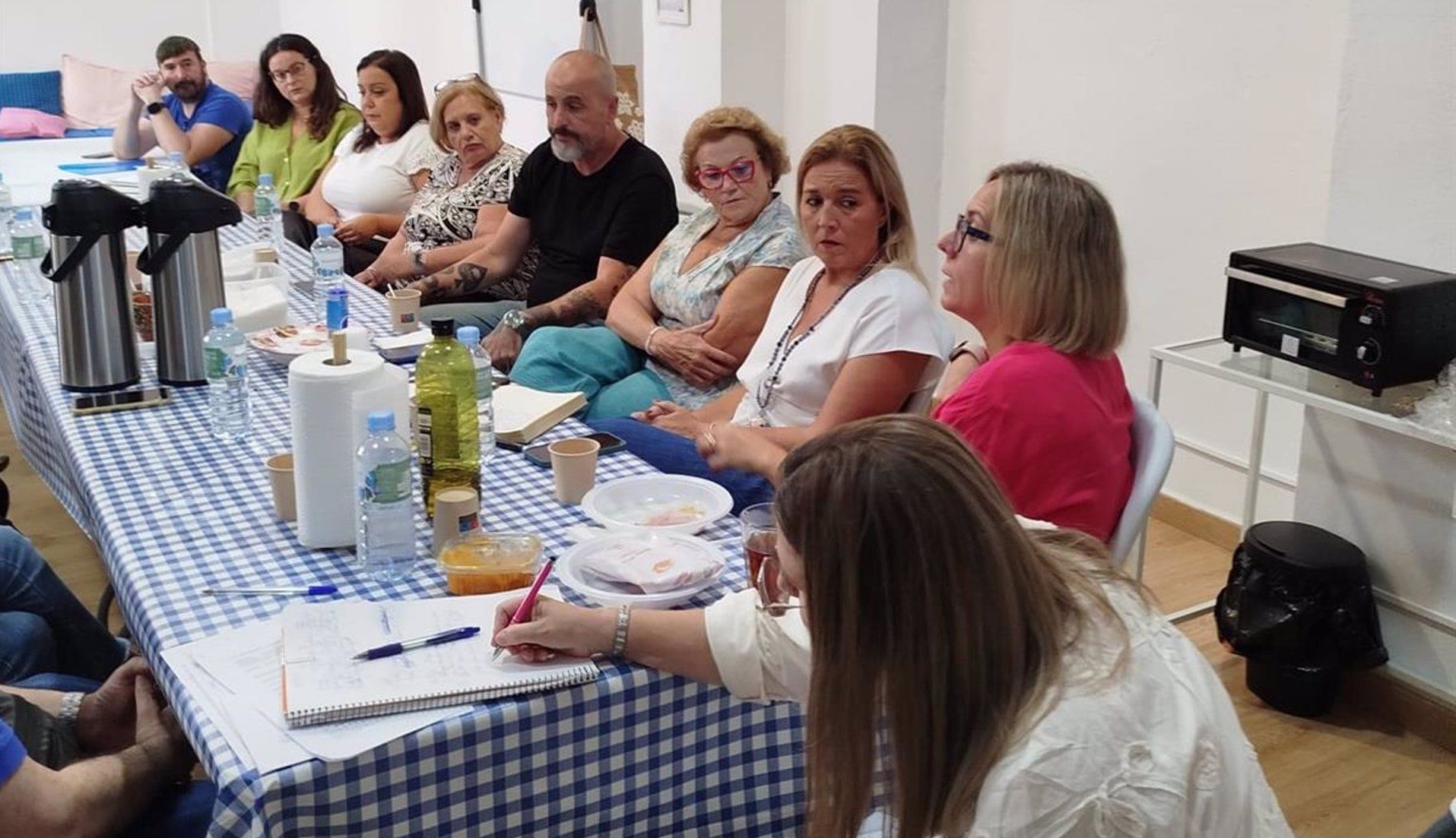 La Junta apuesta por mejorar la comunicación con las asociaciones de pacientes de la comarca.