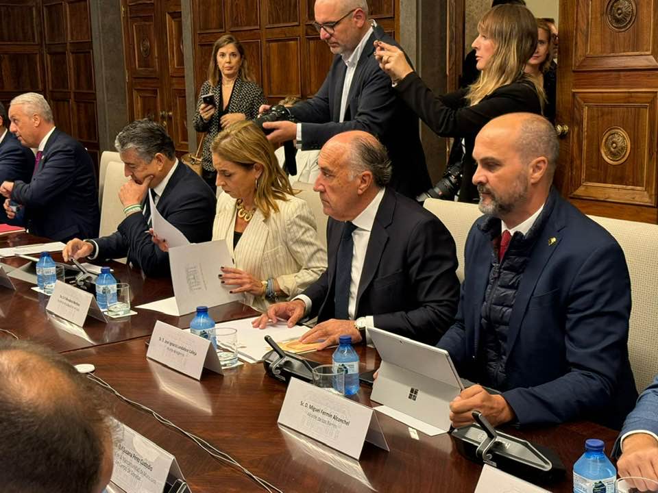 Landaluce espera que el acuerdo de Gibraltar respete "el compromiso del medio ambiente".