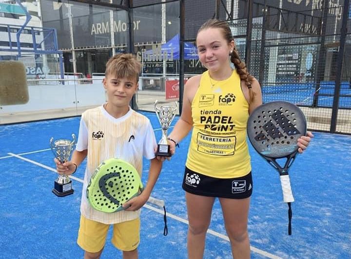La algecireña Marta Rodríguez logra el triunfo en el Campeonato de Andalucía de Pádel Mixto de Menores
