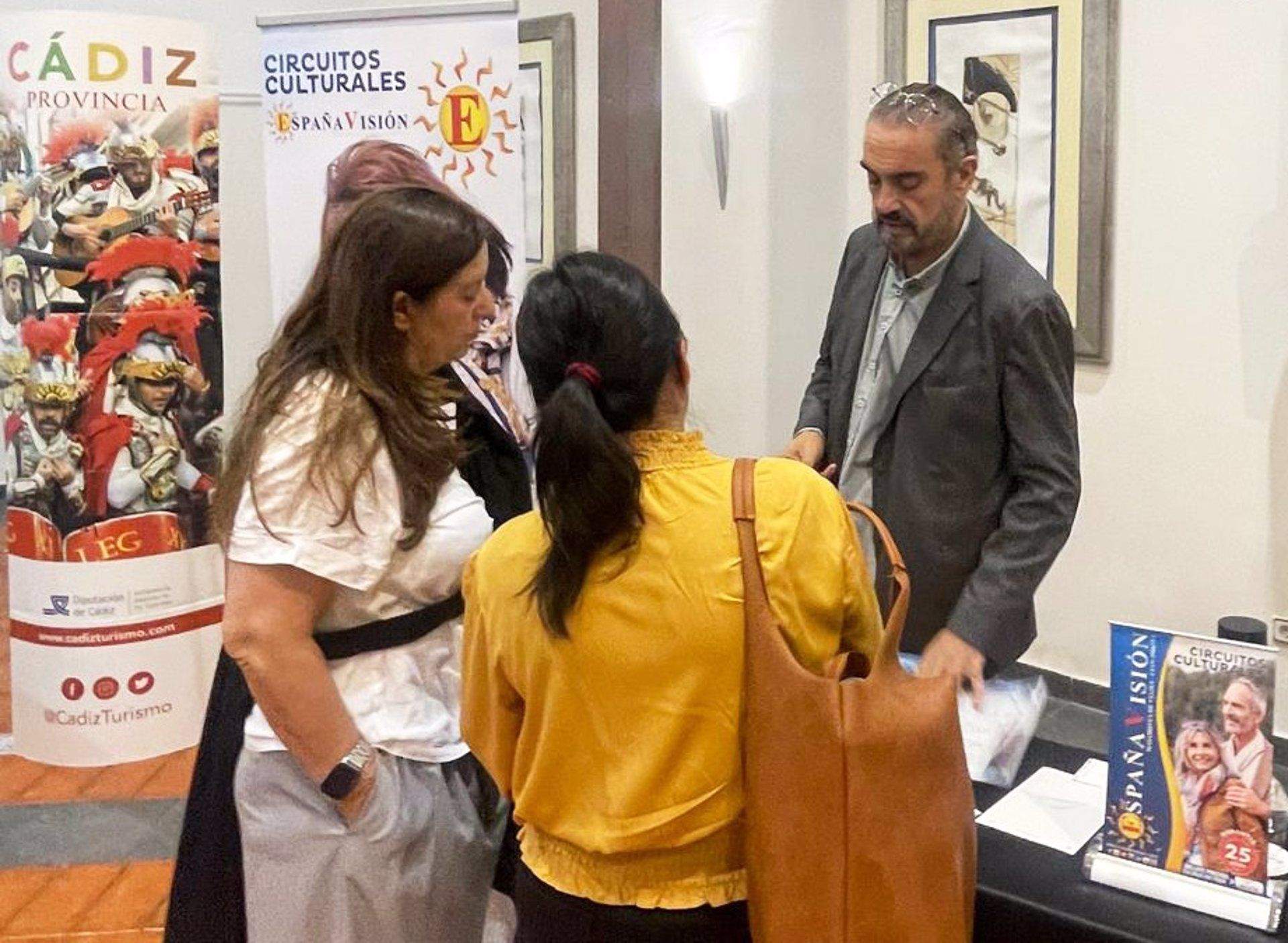 Stand del Patronato de Turismo en Bilbao. - DIPUTACIÓN DE CÁDIZ. Cádiz se promociona como destino abierto "todo el año" ante 350 profesionales en el norte de España