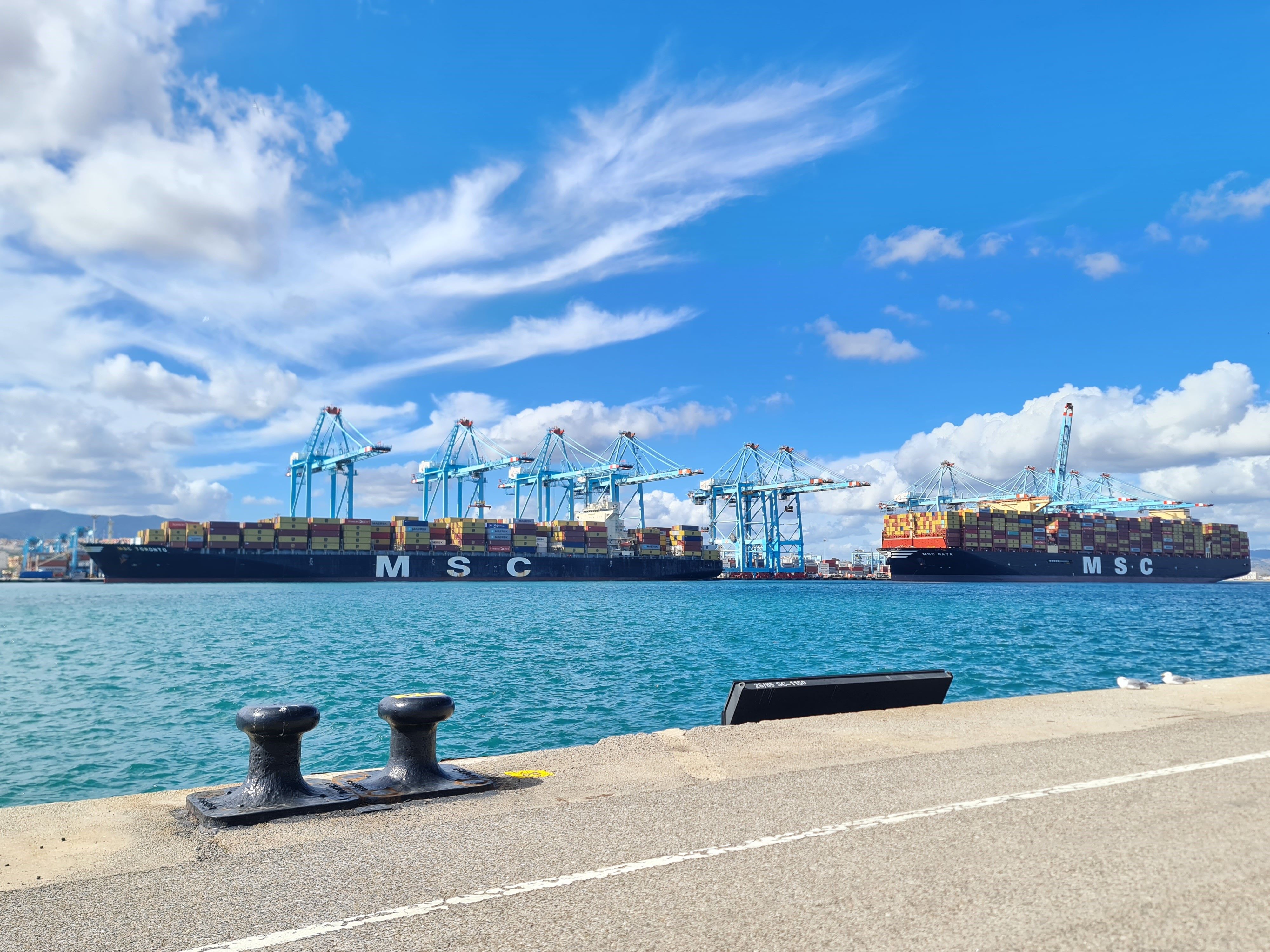 MSC Raya y MSC Toronto el 17 octubre 2024. El tráfico de automóviles entre ambas orillas del Estrecho, camino de récord.