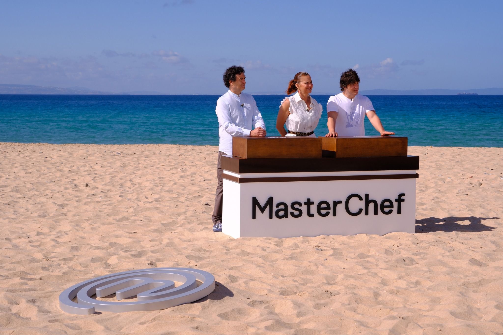Imagen de archivo del equipo de 'MasterChef' en Valdevaqueros y el chiringuito BiBo Tarifa. 