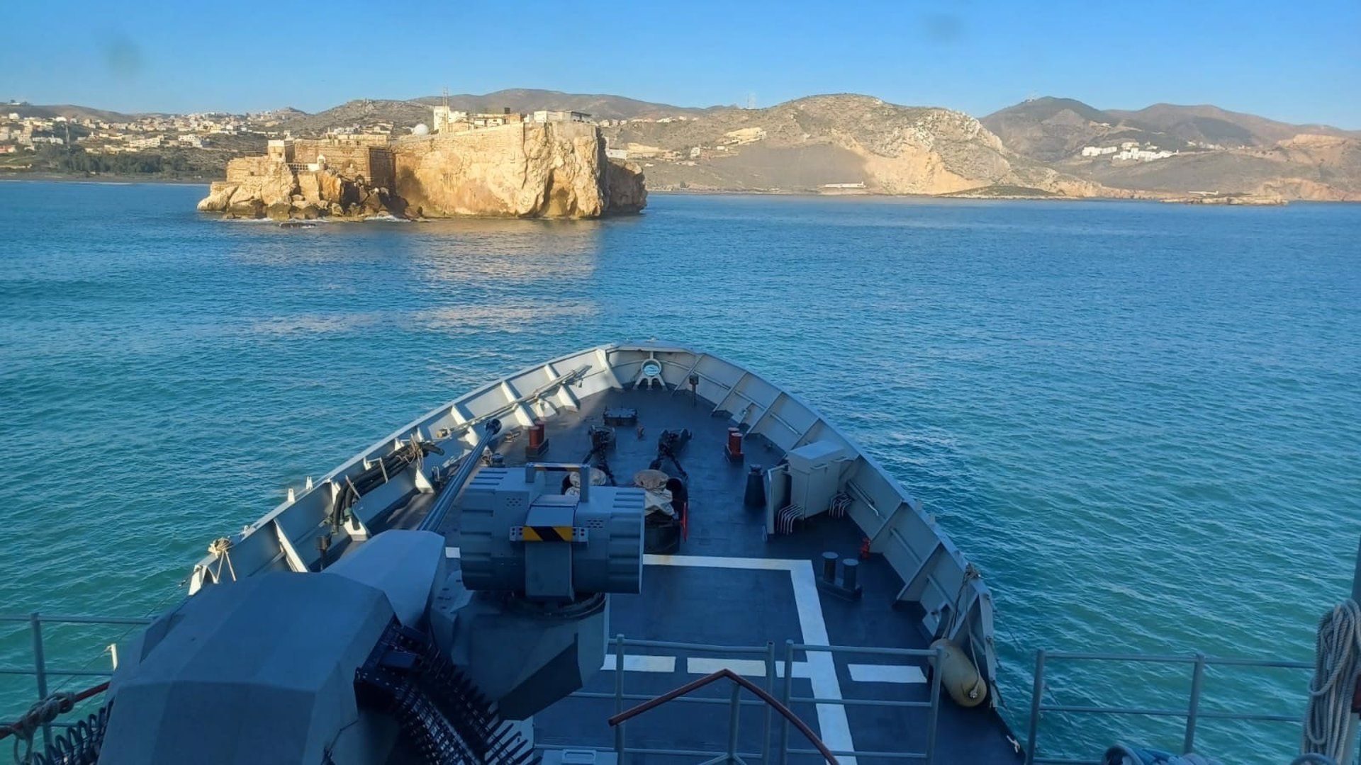 El patrullero de altura 'Vigía' inicia su vigilancia marítima en el Estrecho de Gibraltar.