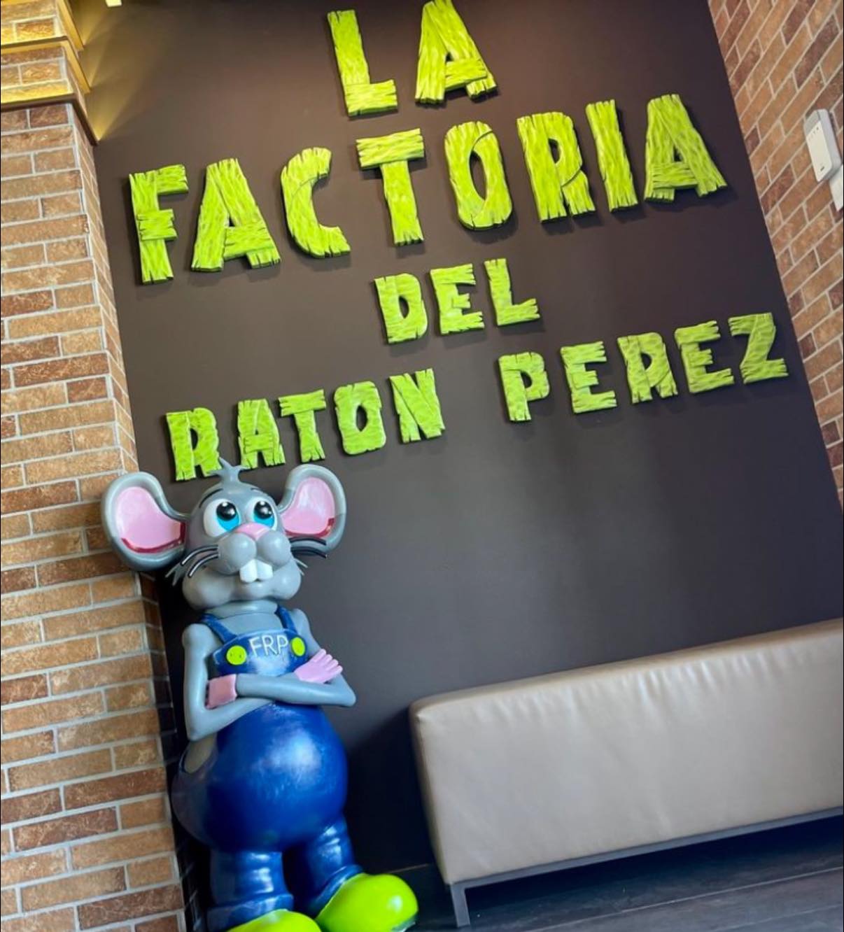 Una franquicia de restaurantes abrirá sus puertas en la Plaza Neda y busca personal.