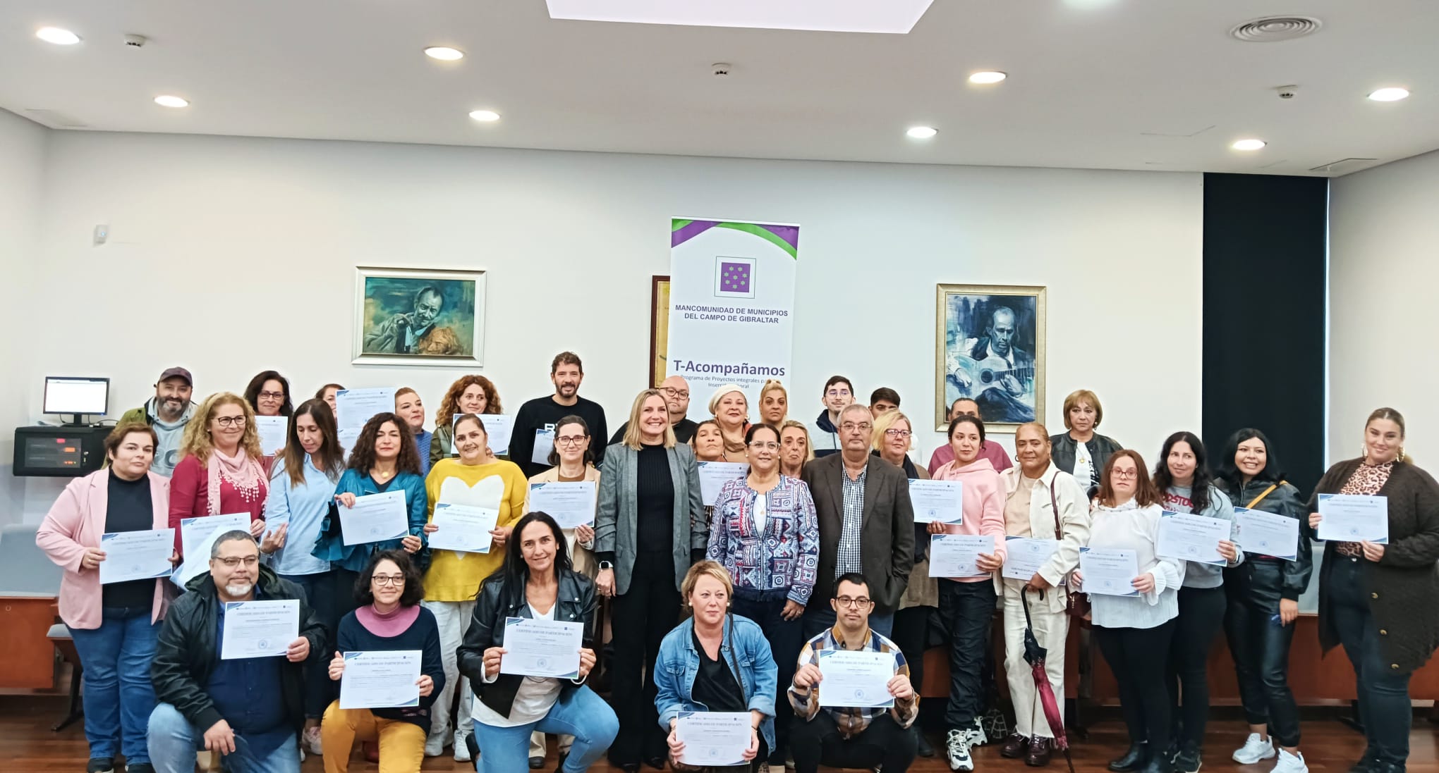 75 alumnos de La Línea y San Roque reciben los diplomas del programa 'Proyectos Integrales'.