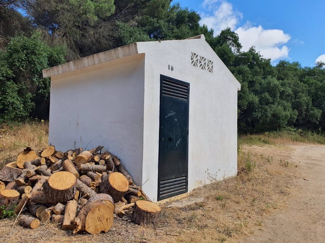 Rescatado un hombre que cayó en una zanja de tres metros en el área recreativa de Guadarranque