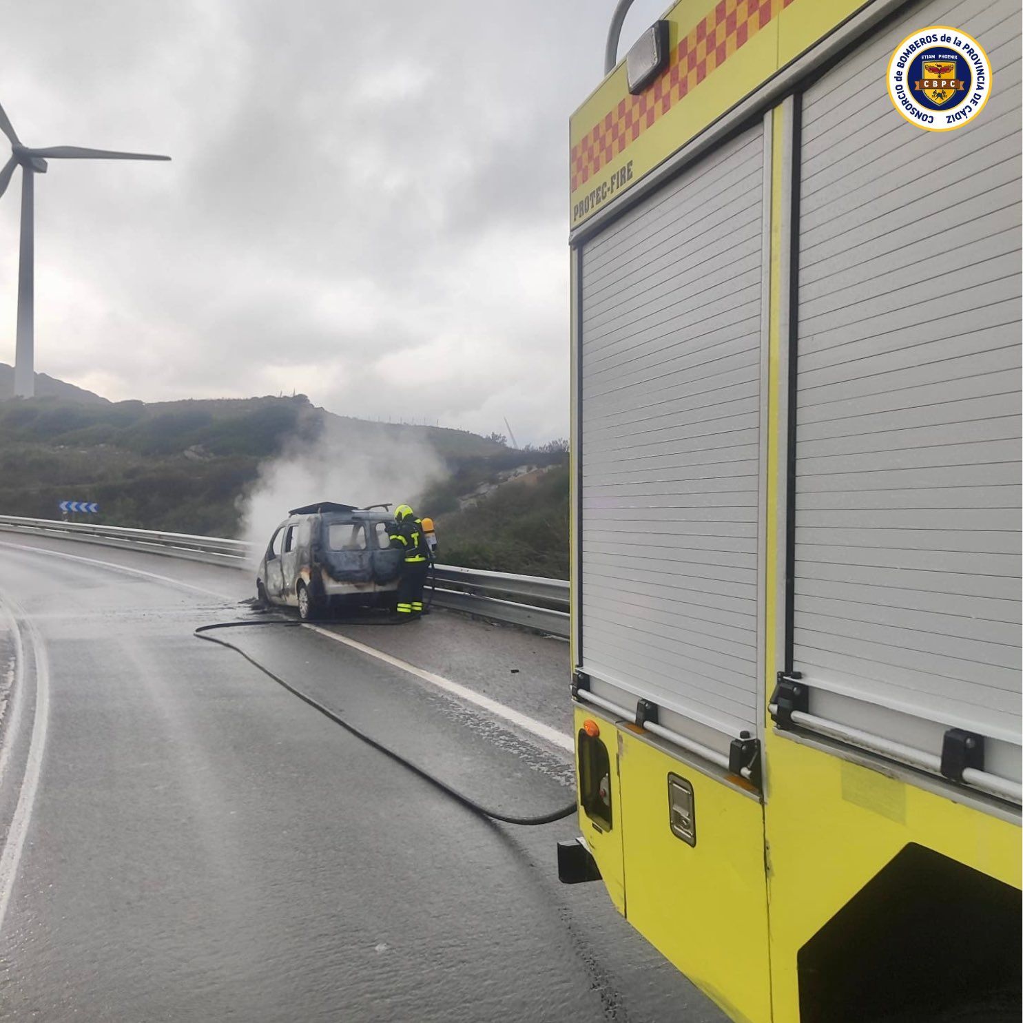 Arde una furgoneta en la carretera N-340