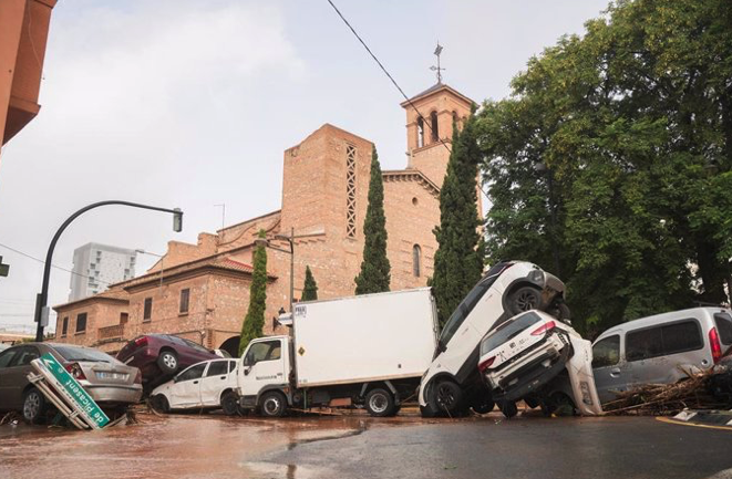 Varios vehículos accidentados por la DANA en el barrio de la Torre, a 30 de octubre de 2024, en Valencia - Jorge Gil - Europa Press.