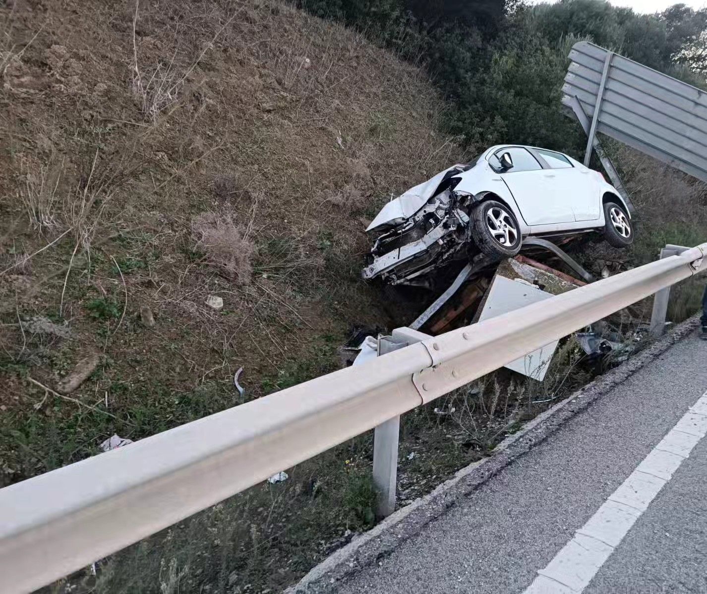 Tres heridos leves en un accidente de tráfico en la N-340 en Tarifa