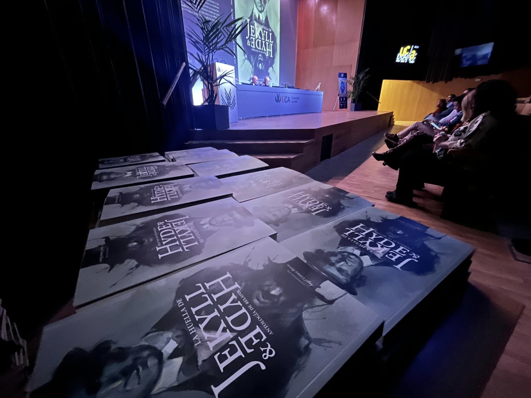 Imagen de la presentación. Foto: F. M./8Directo. Algeciras Fantástika 2024 se centra este jueves en la antología de relatos ‘La huella de Jekyll & Hyde’ 