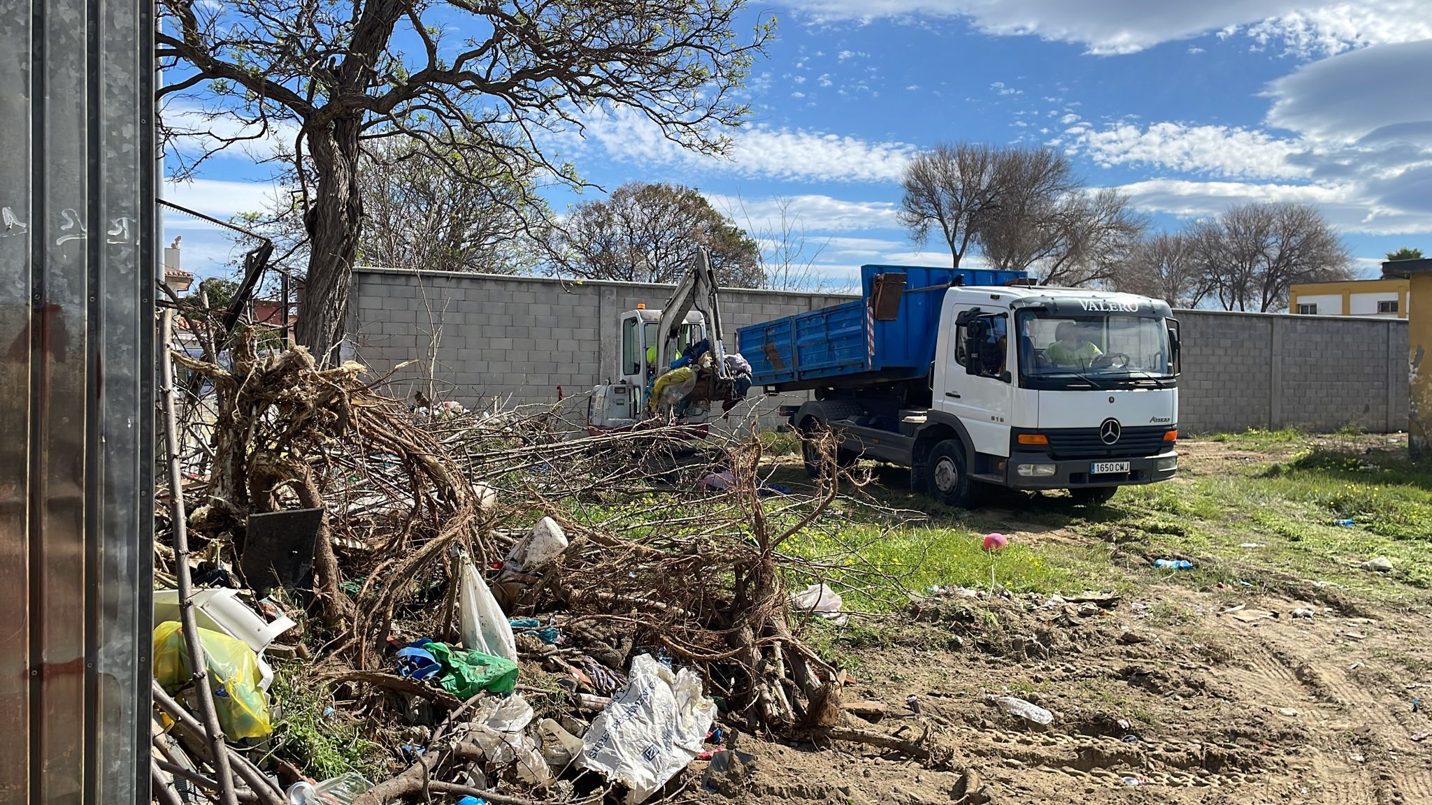 Parcela de La Línea. Abiertos 30 requerimientos a titulares de parcelas denunciadas por insalubridad en La Línea