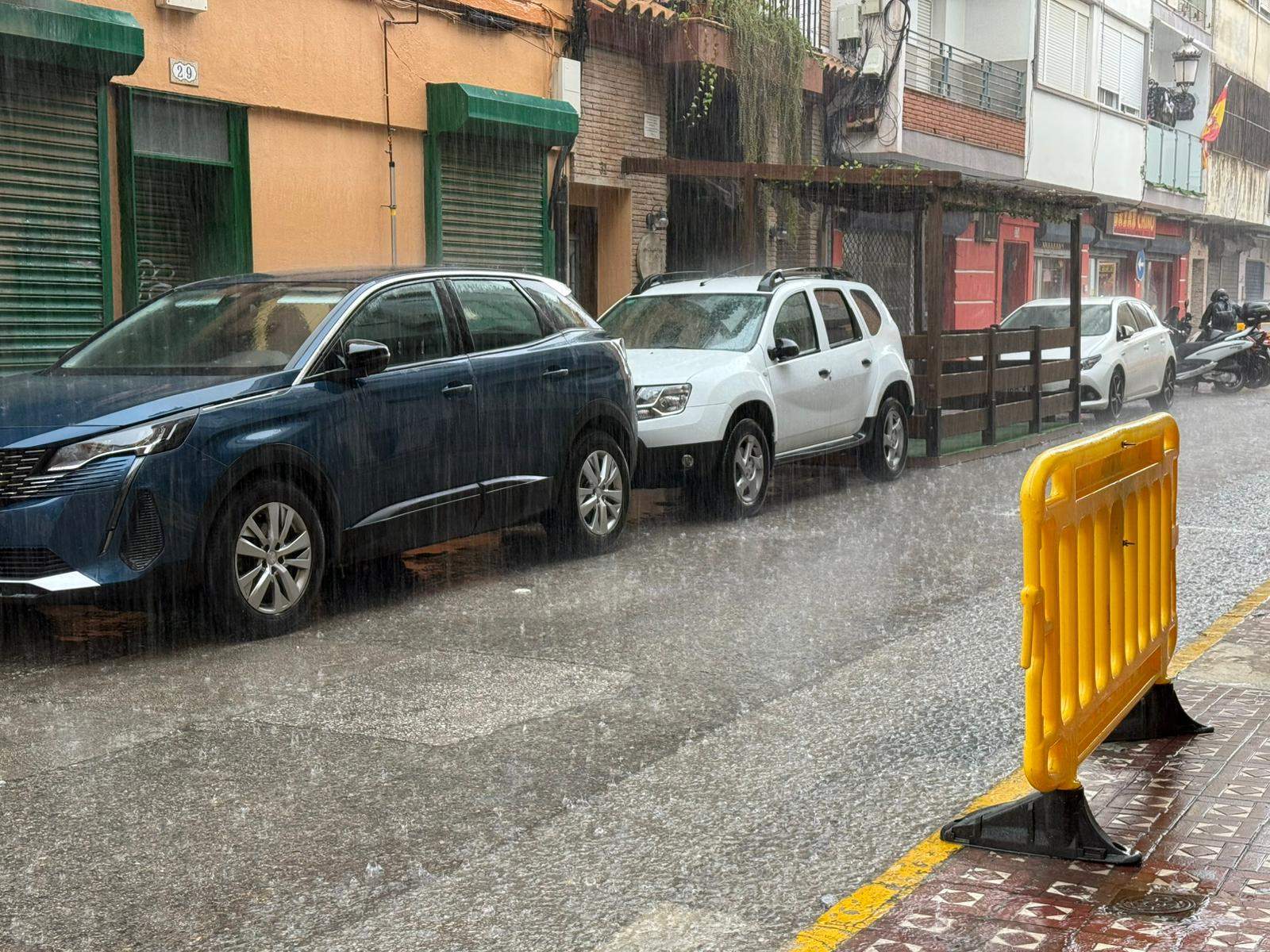 La Línea cierra las instalaciones deportivas y el cementerio por el fuerte temporal