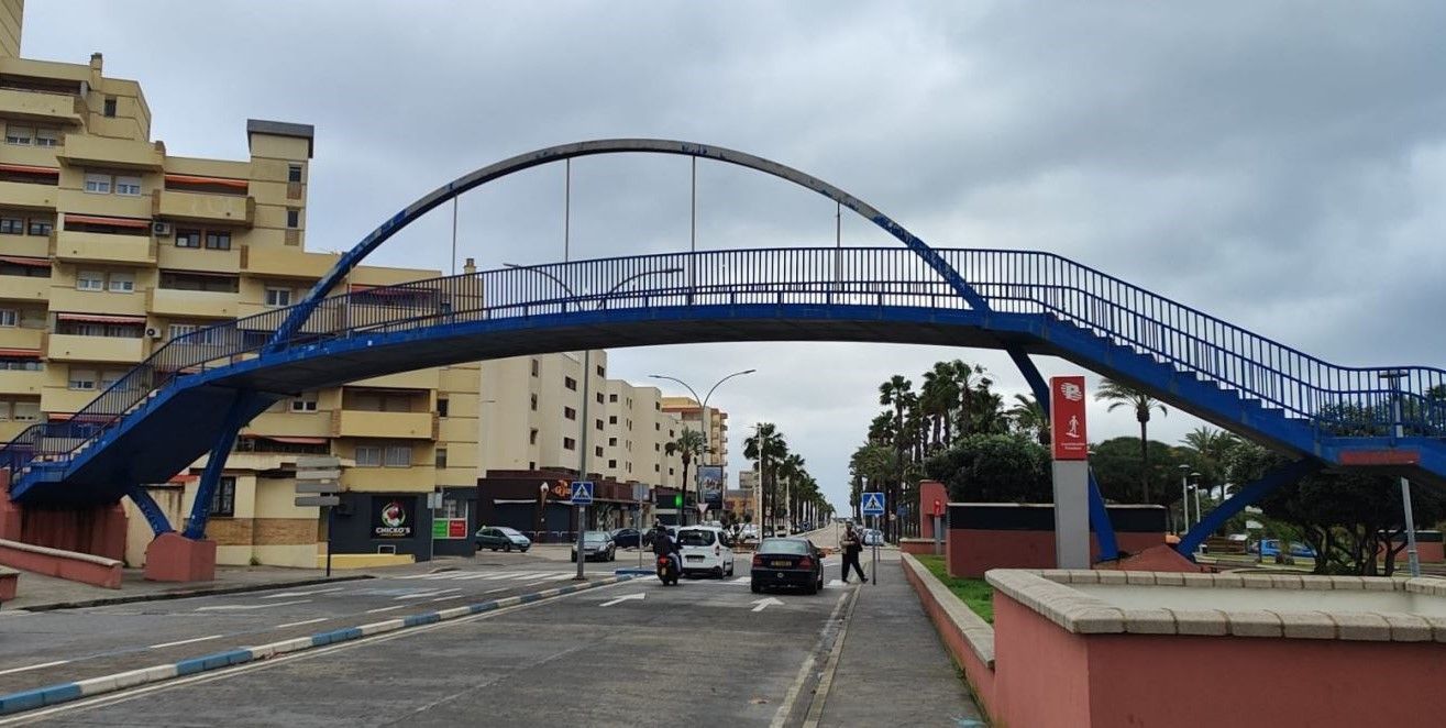 Este lunes comenzará el derribo del puente metálico de la avenida del Ejército. 