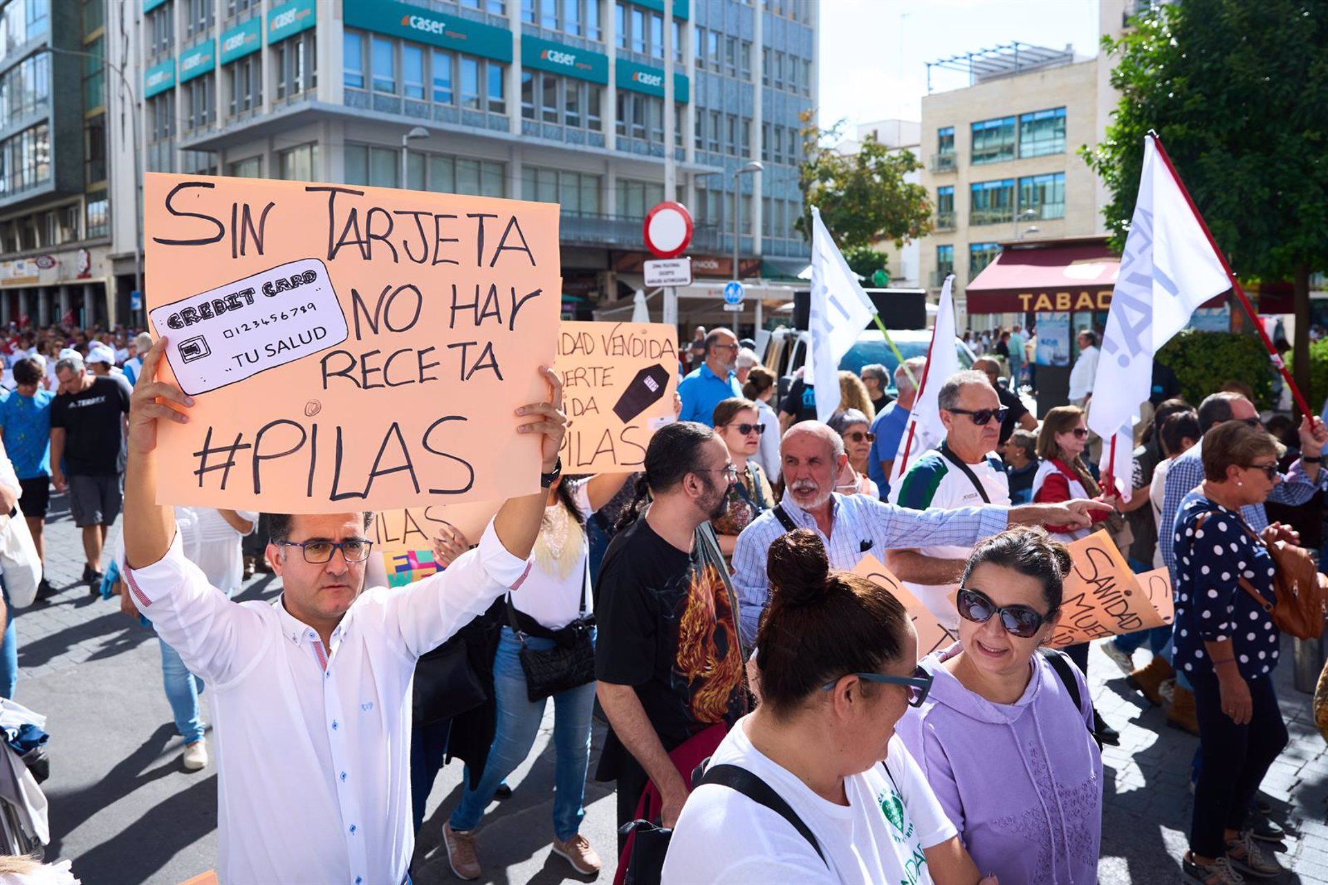 El PSOE provincial anima a la población a manifestarse en contra de las listas de espera. FOTO:  Manifestación de Marea Blanca (Fotografía de archivo) - Joaquin Corchero - Europa Press - Archivo