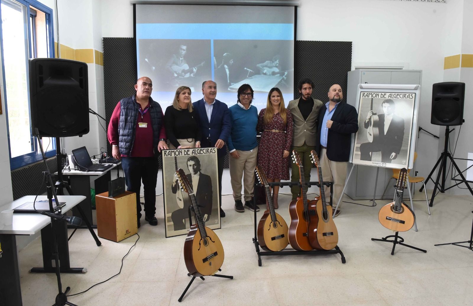 Inaugurada el Aula de Música 'Ramón de Algeciras' en el Centro de Inserción Social.