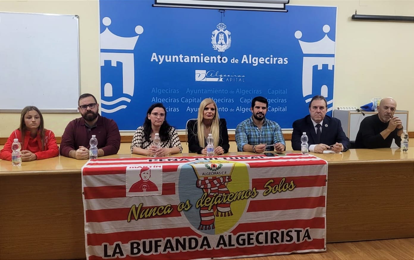 La Peña 'La bufanda algecirista' organiza una charla sobre fútbol femenino.