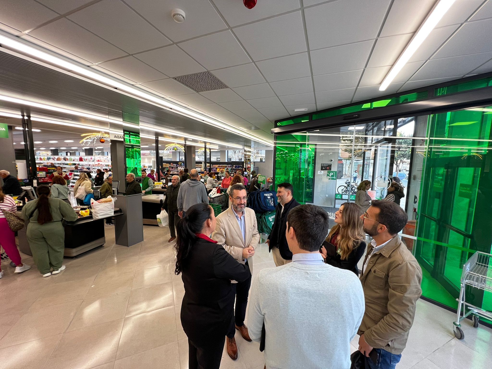 Imagen de la apertura. El nuevo Mercadona de La Línea abre sus puertas con la sección Listo para comer
