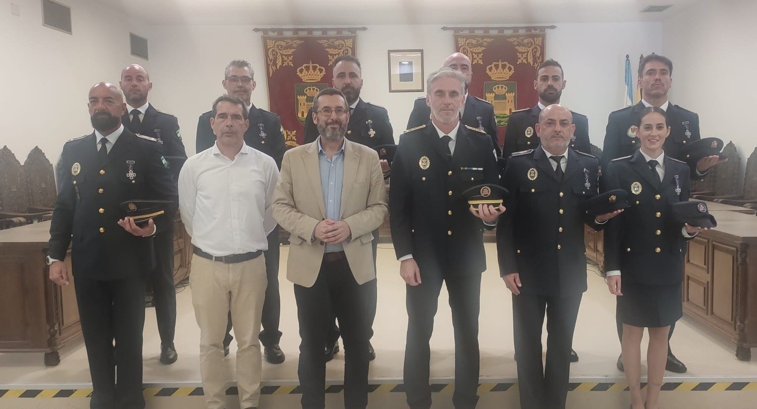 La Asociación Gran Cruz Azul de Emergencias reconoce a la Unidad de Intervención Rápida de la Policía Local