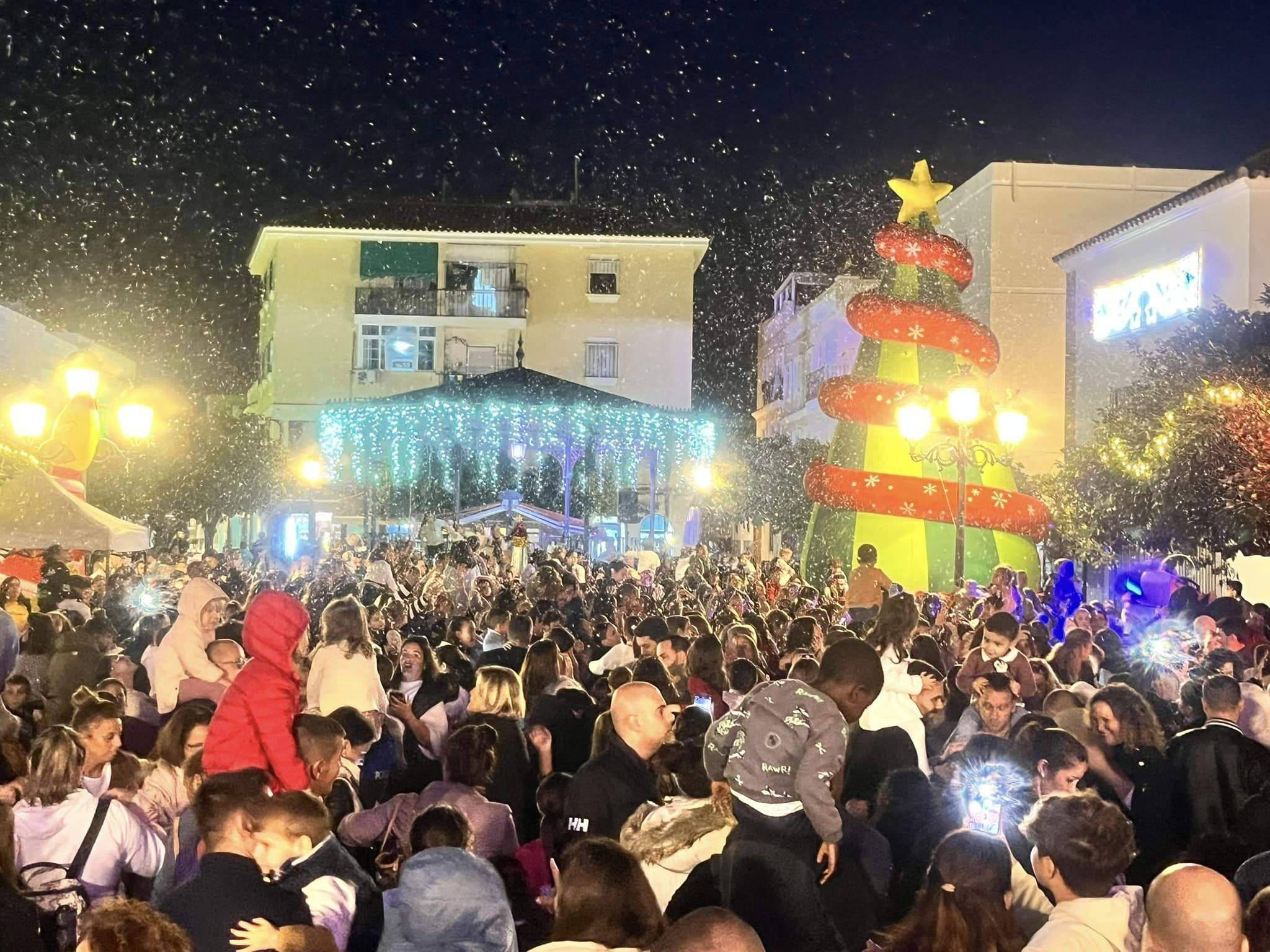 Imagen de archivo de un encendido de la Navidad en Los Barrios. Imagen de archivo. Imagen de archivo de un encendido de la Navidad en Los Barrios. Imagen de archivo.