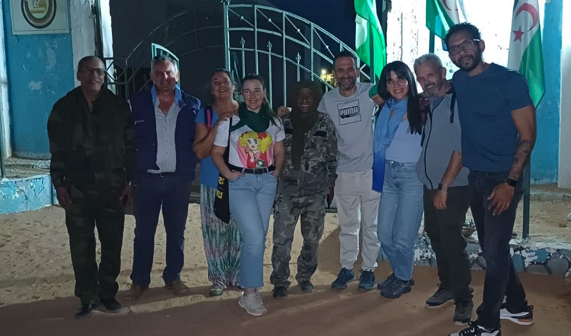 Profesionales del 'Punta de Europa' realizan más de 1.000 horas de asistencia en los campamentos saharauis.