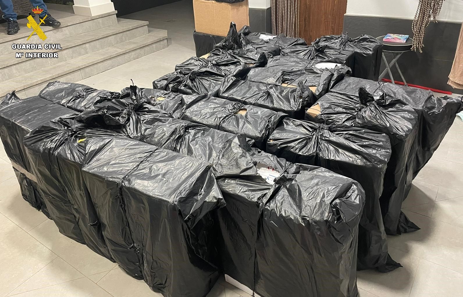 Desmantelada una guardería de tabaco por valor de 55.000 euros en La Línea.