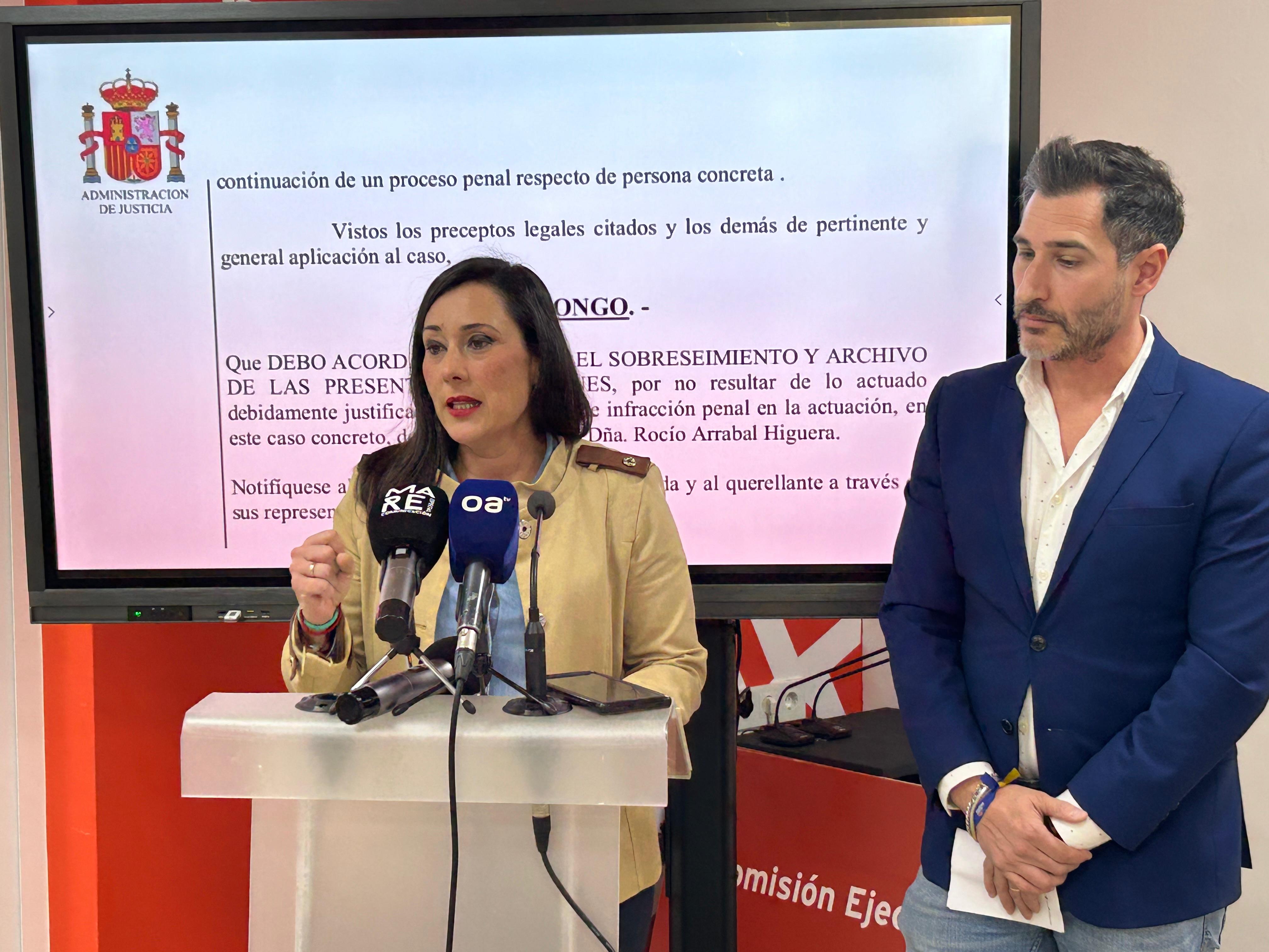 Rocío Arrabal y Fran Fernández, en rueda de prensa. 