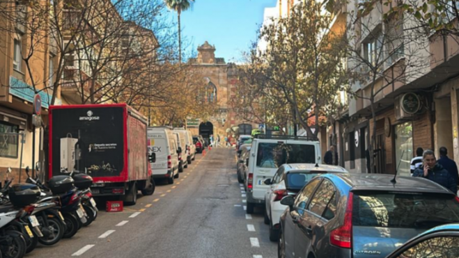 El Ayuntamiento responde a la petición de cortar el tráfico en Trafalgar: "Es imposible"