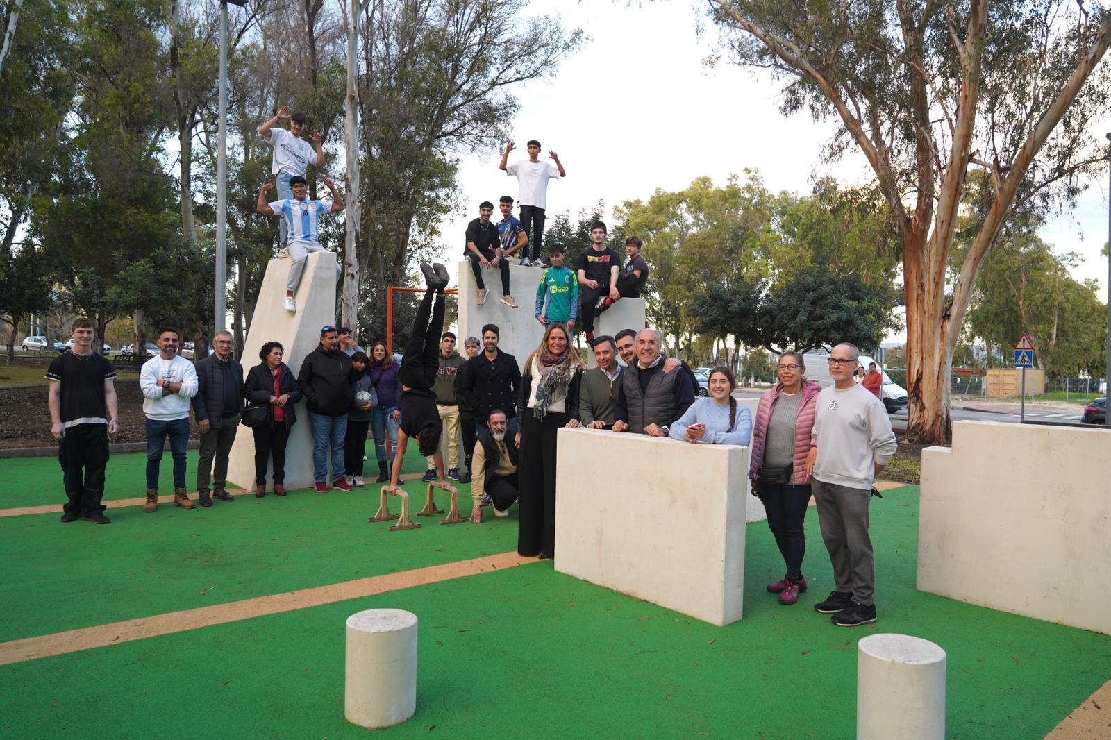 Los aficionados al parkour ya cuentan con nuevas instalaciones en Algeciras.