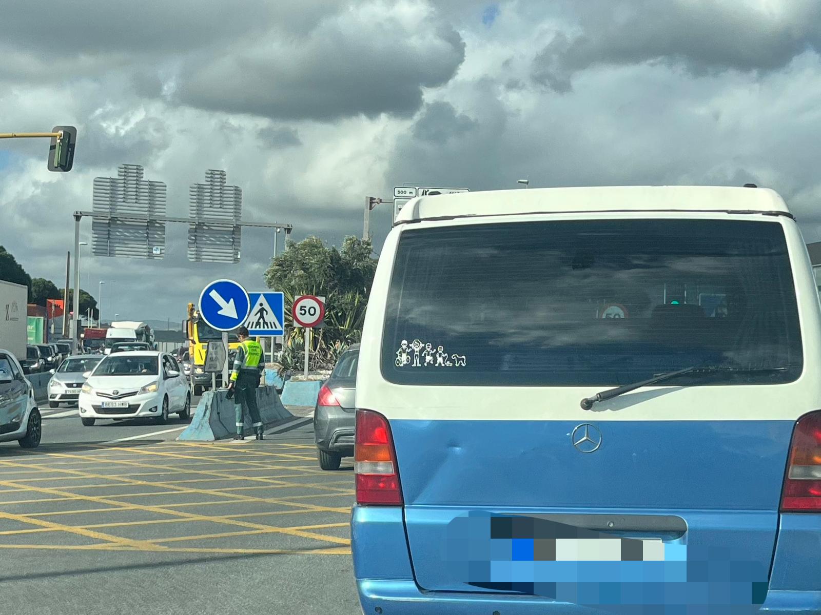 Un nuevo accidente sin heridos a la salida de Algeciras provoca retenciones.